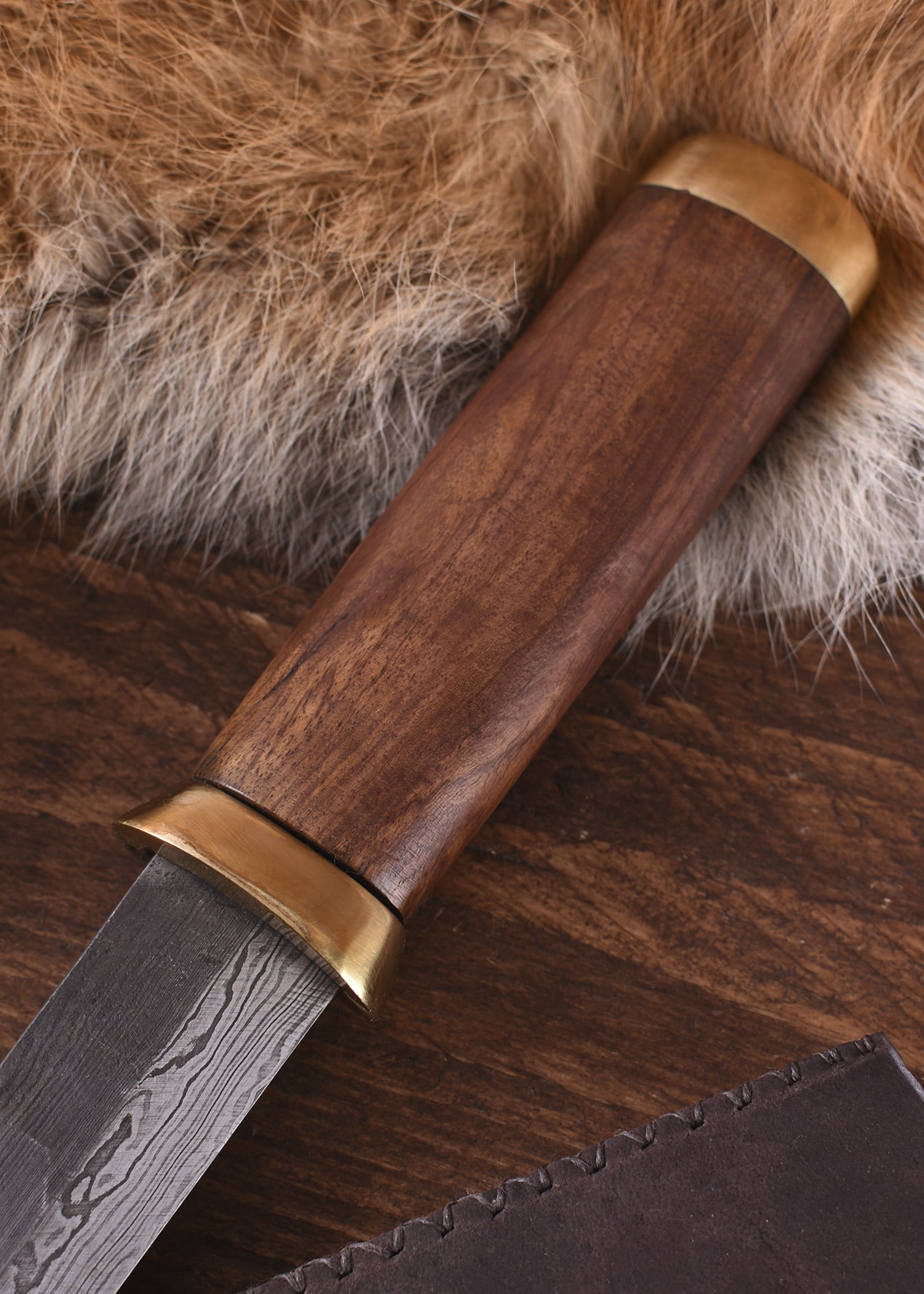 Imagen única de: Sax (Seax) Corto Fabricado En Acero Damasco Con Funda De Cuero Marrón.