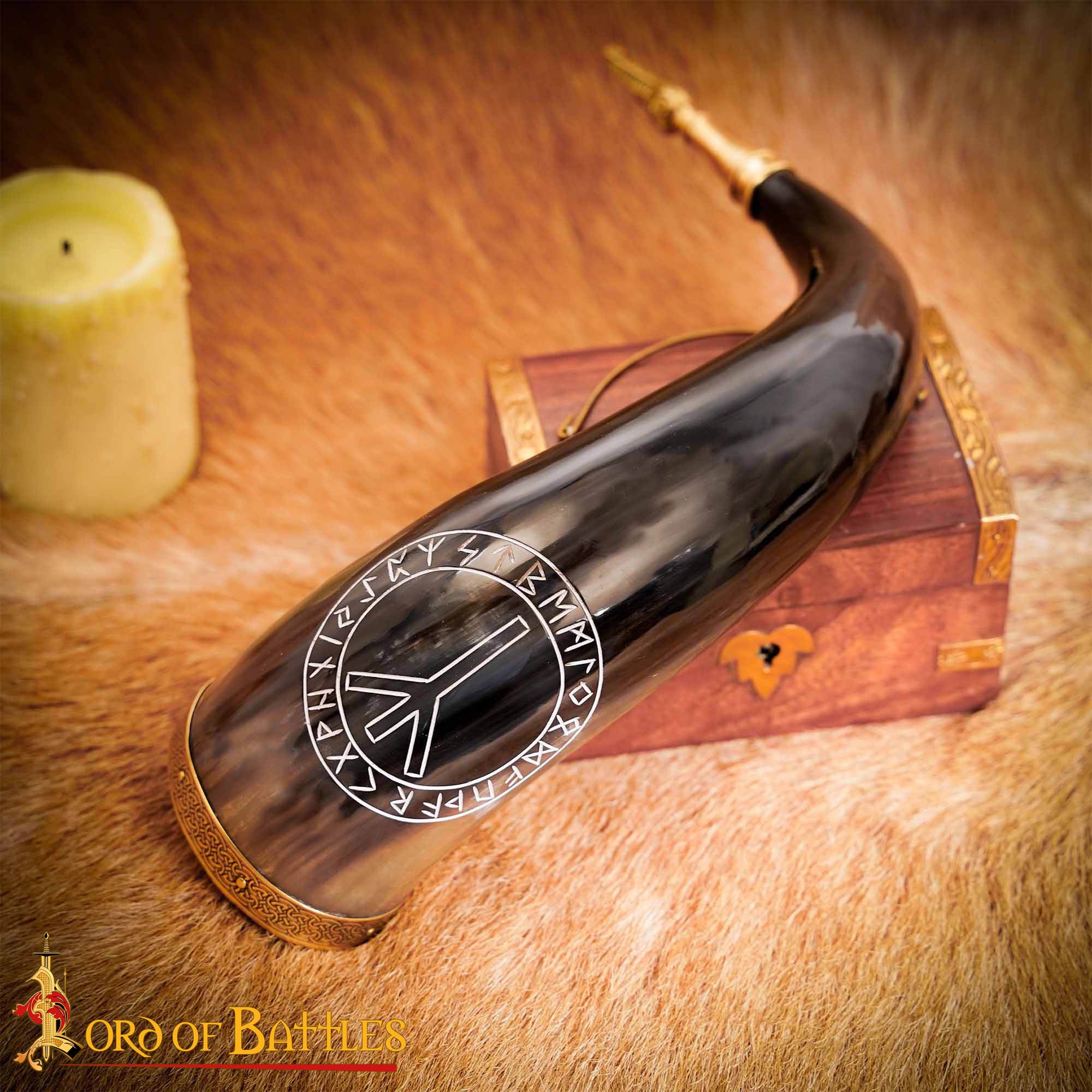 Imagen única de: Cuerno Vikingo con Runa Algiz - Borde y Punta de Latón