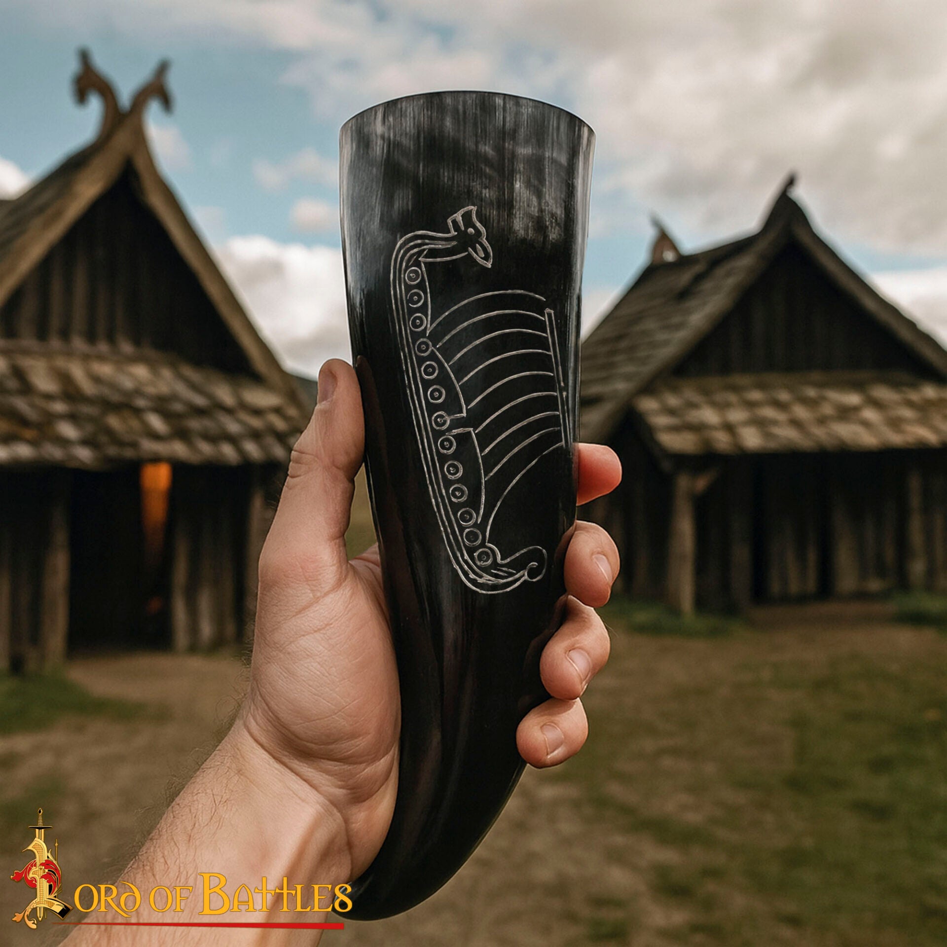 Imagen única de: Cuerno Vikingo Artesanal con Grabado Longship