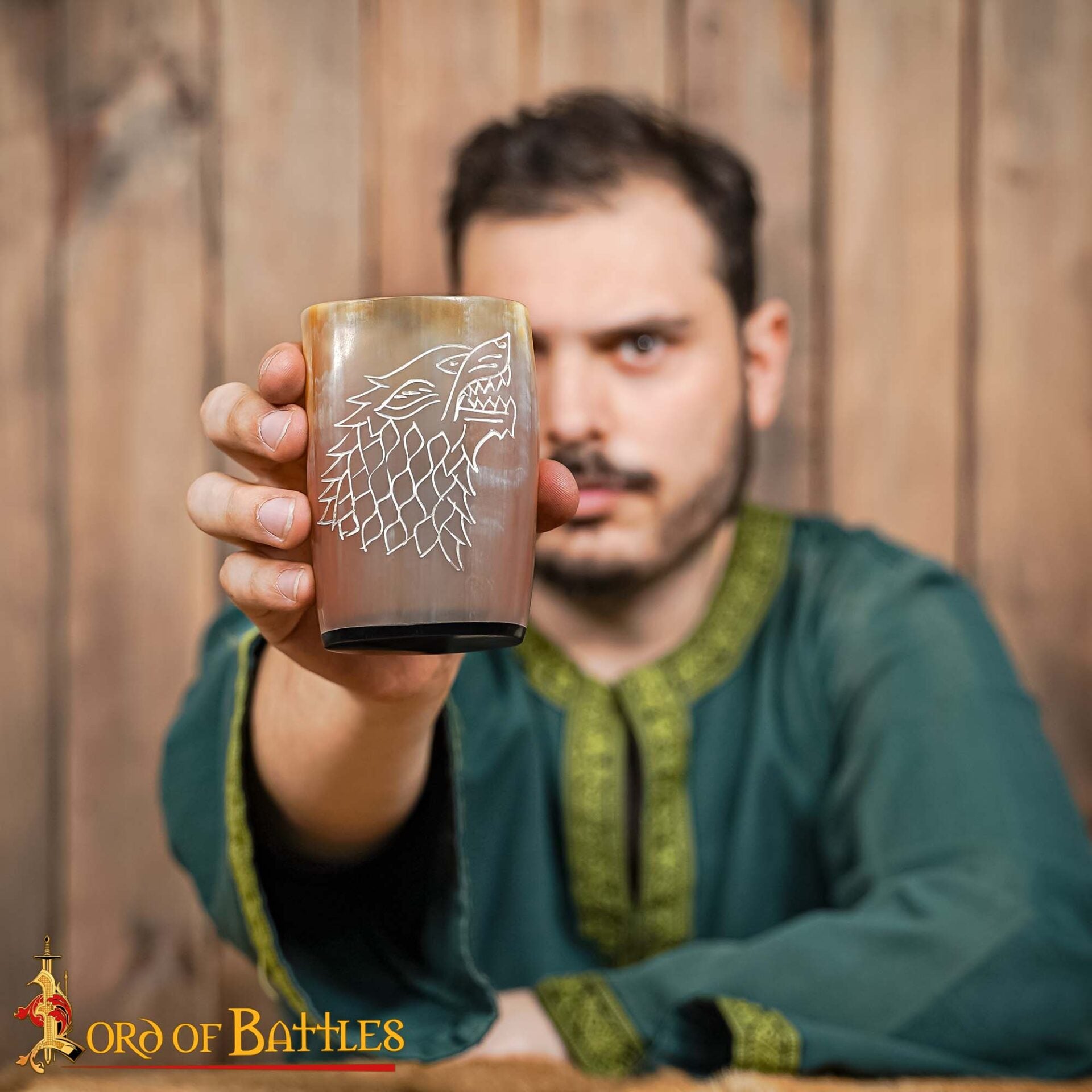 Set de 2 cuernos de beber grabados con lobo - imagen 13