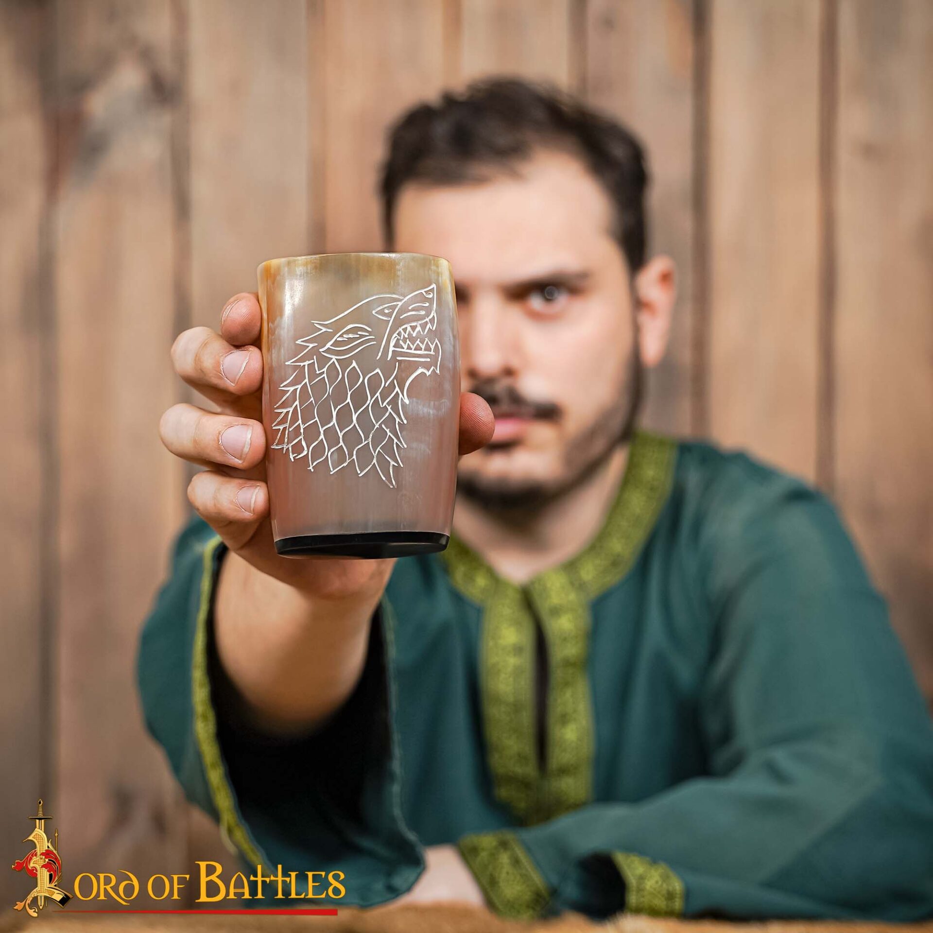Set de 2 cuernos de beber grabados con lobo - imagen 13