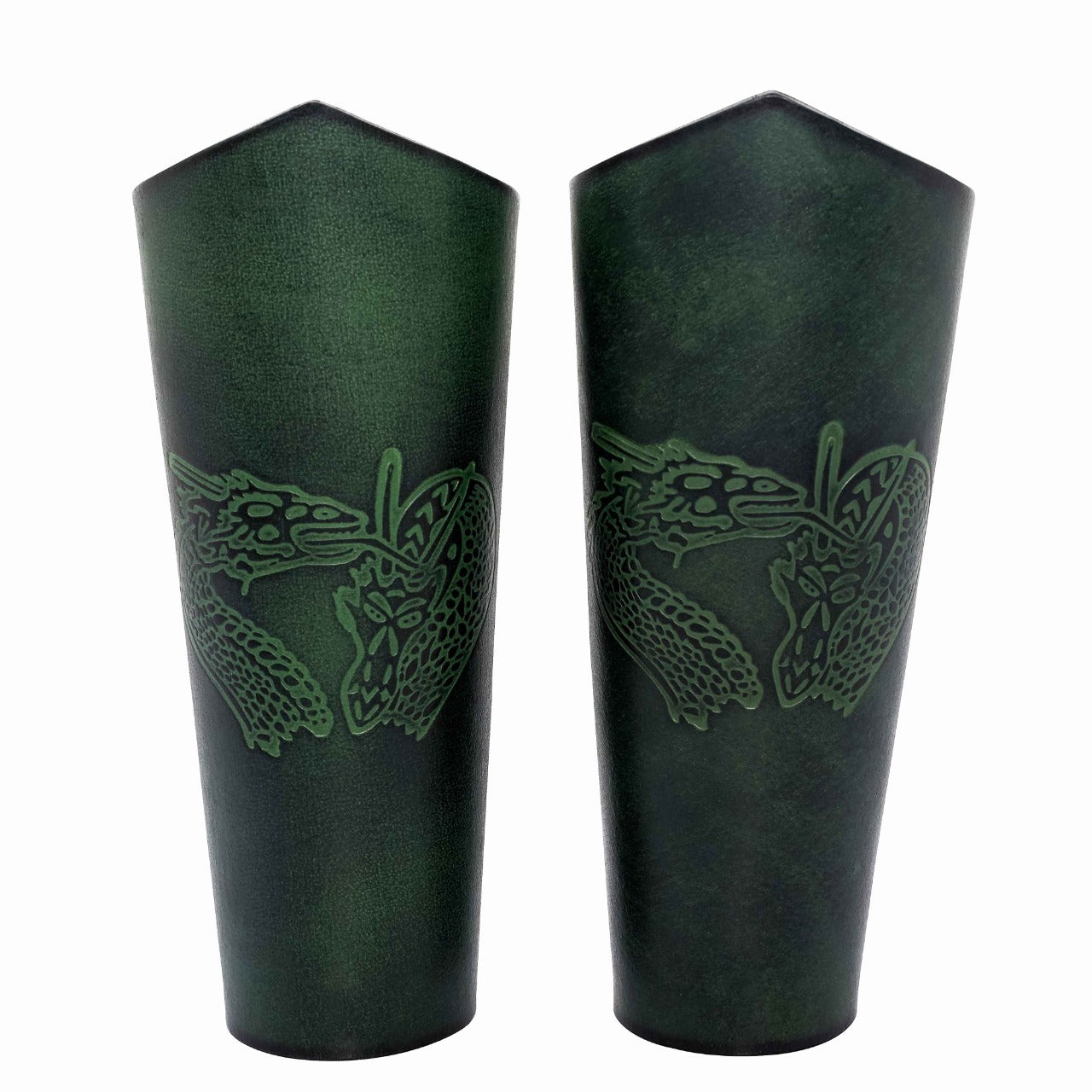 Brazales de cuero con dragón en relieve - Verde