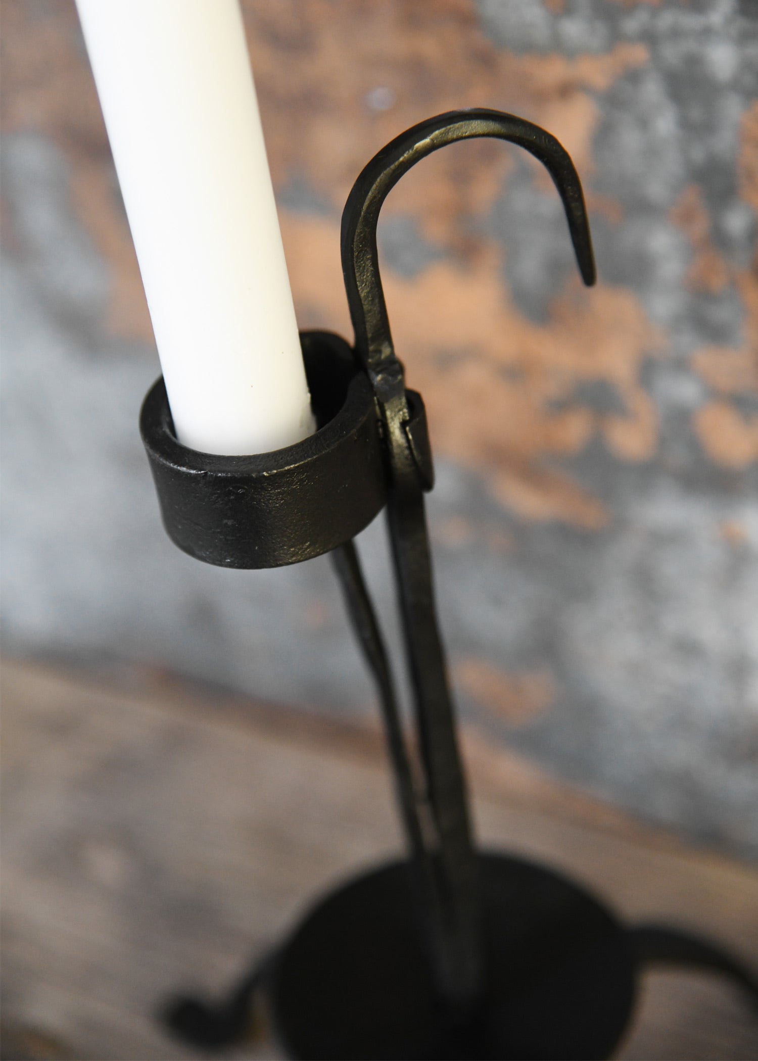 Imagen única de: Candelabro Medieval, Forjado.
