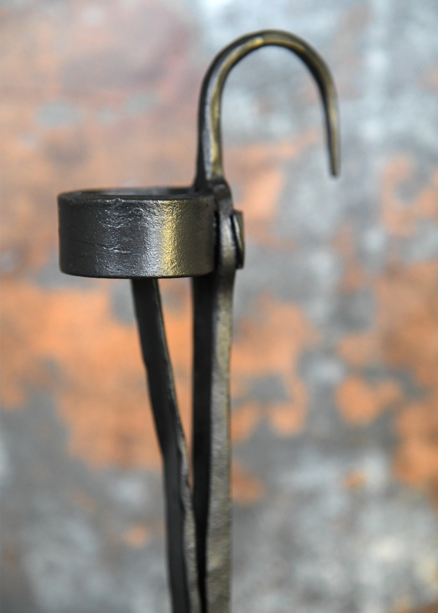 Imagen única de: Candelabro Medieval, Forjado.