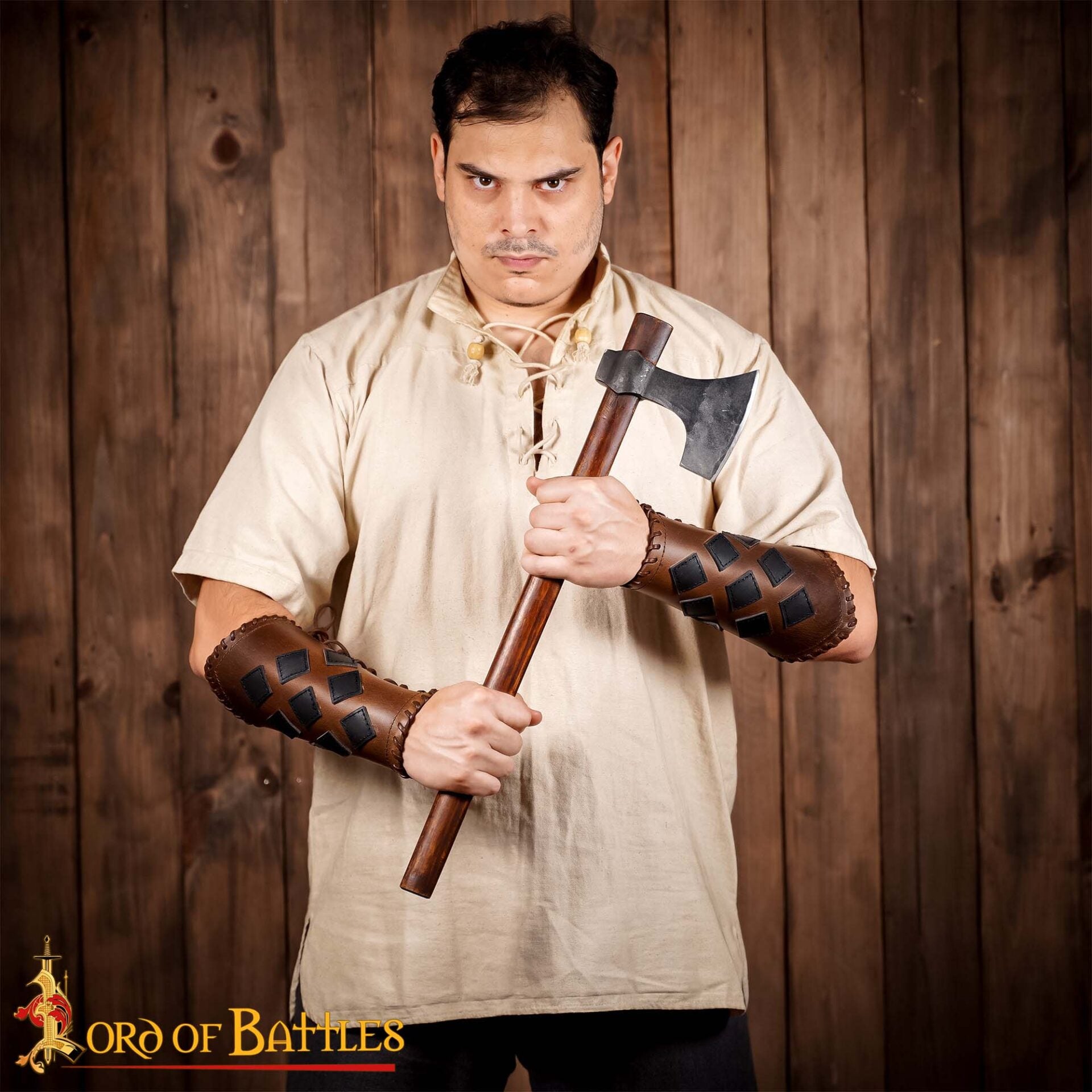 Brazales de cuero artesanal para LARP y cosplay