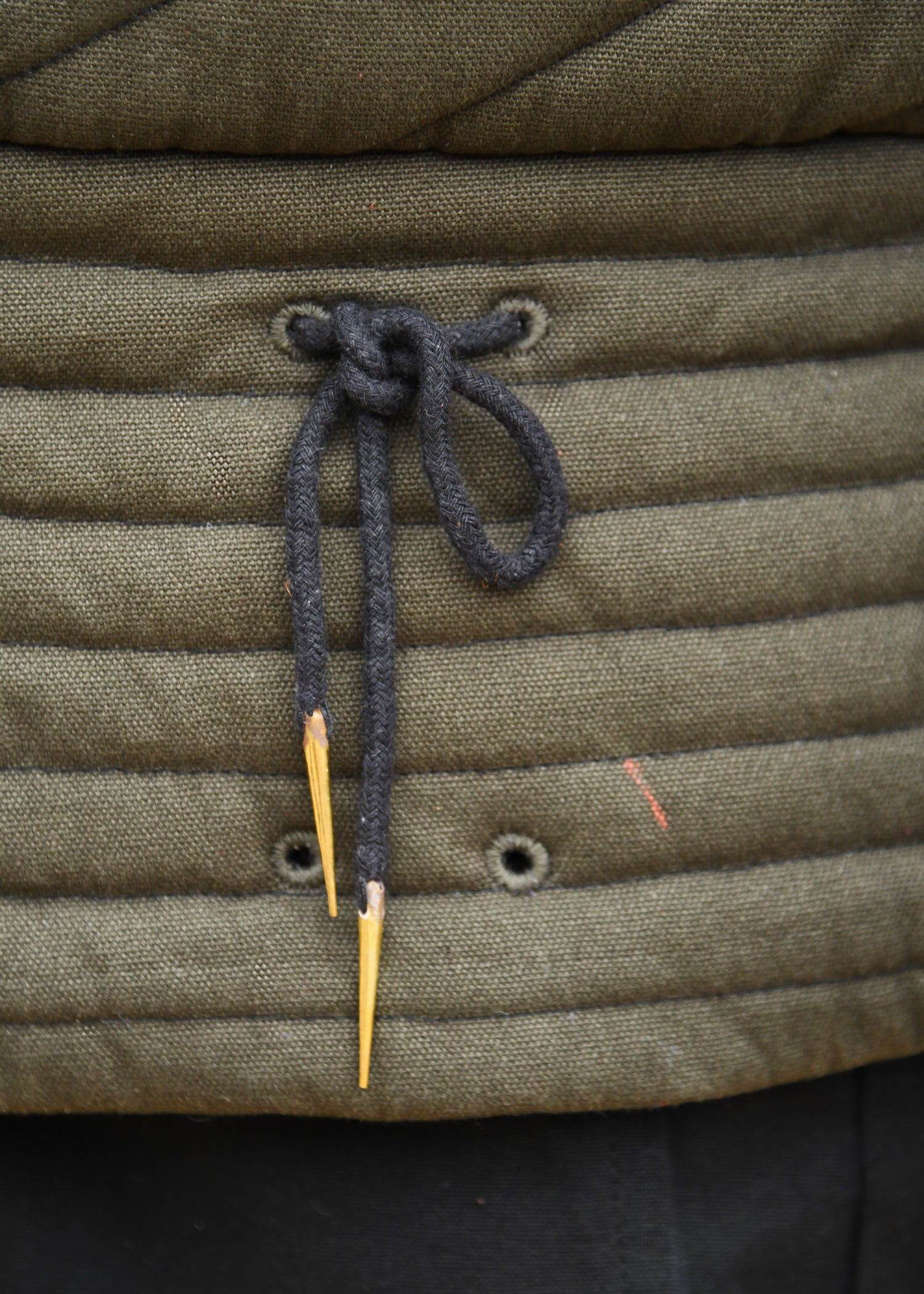 Imagen única de: Chaqueta Armadura Con Nidos, Verde Oliva Oscuro - Negro