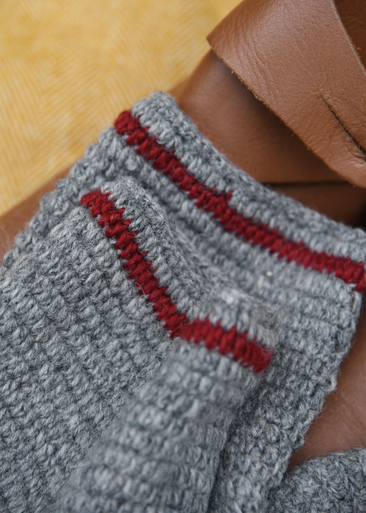 Imagen única de: Calcetines De Lana Tejidos A Crochet, Gris Burdeos