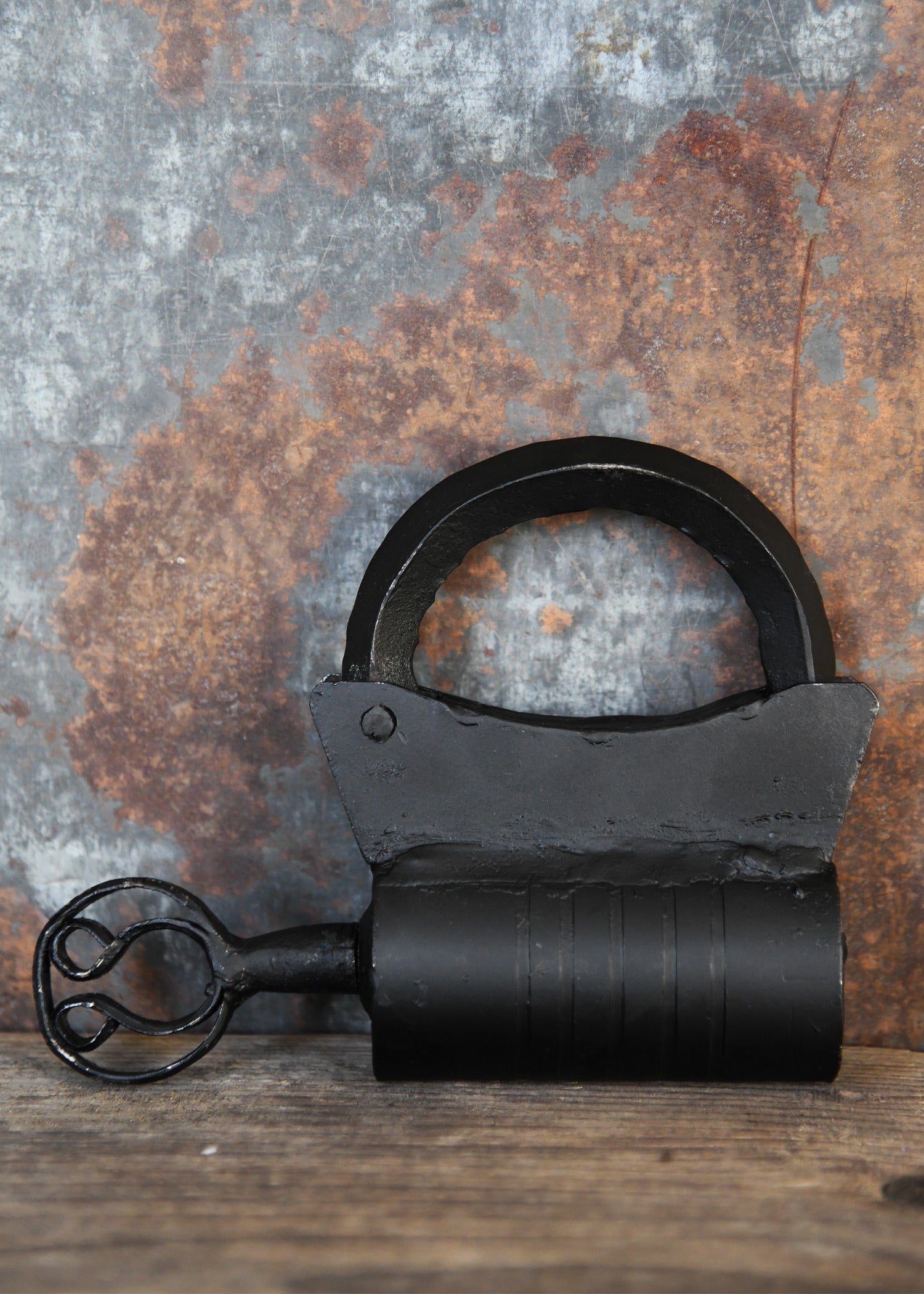 Imagen única de: Candado De Hierro Forjado