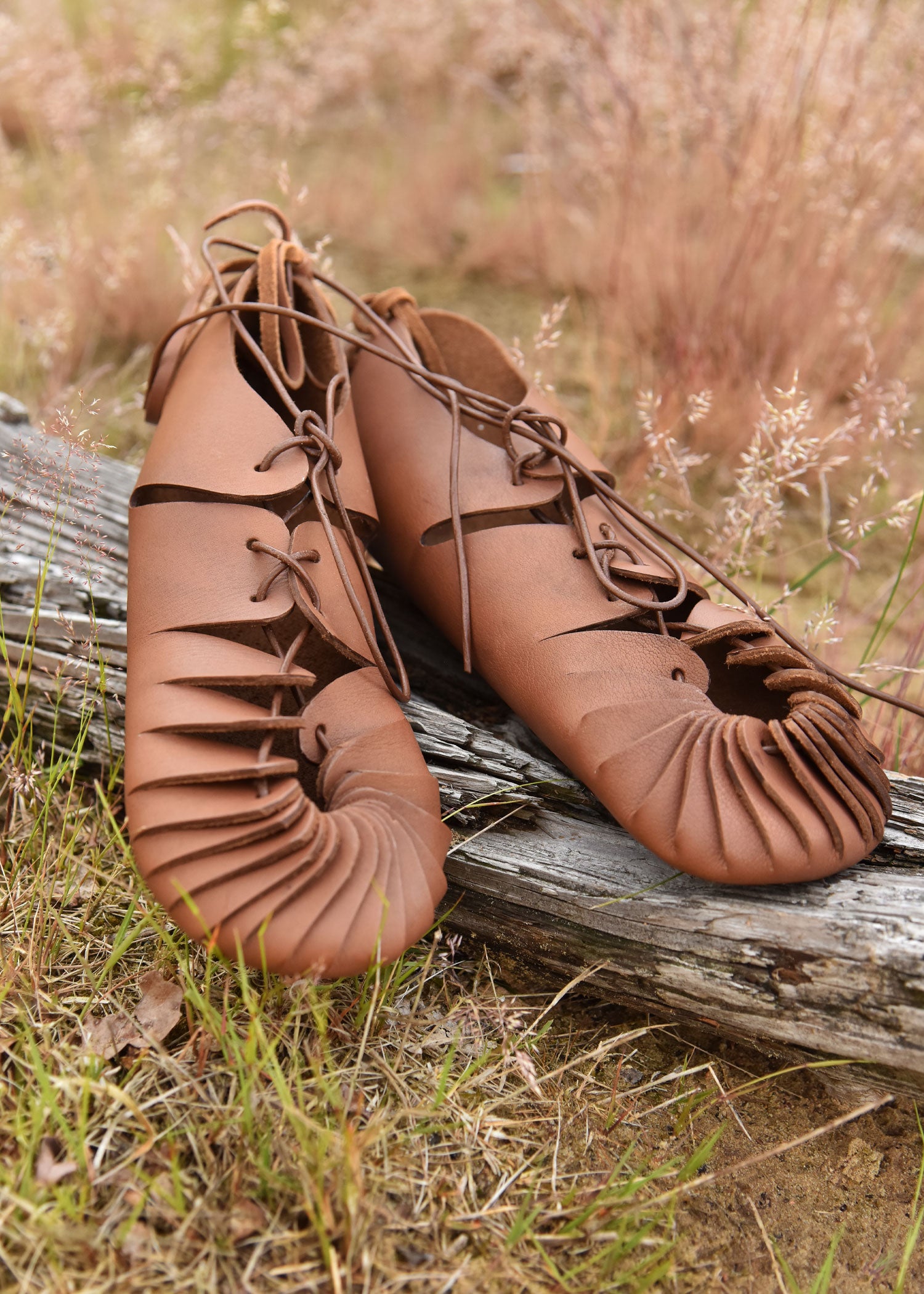 Imagen única de: Zapatos Medievales Con Cinturilla, Marrón.