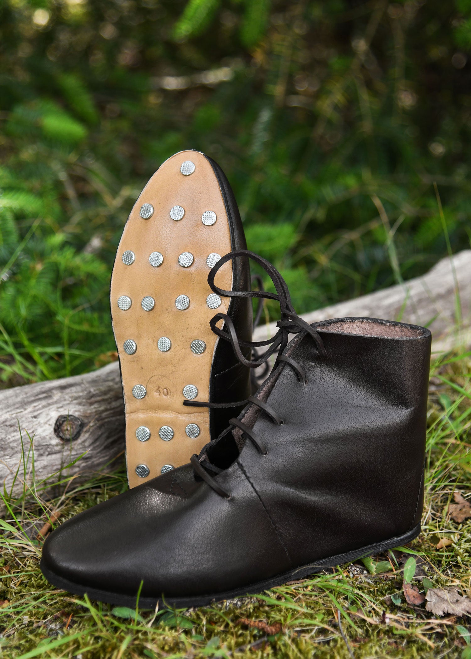 Imagen única de: Zapatos Medievales Con Cordones, Altura Media, Con Cordones En El Medio