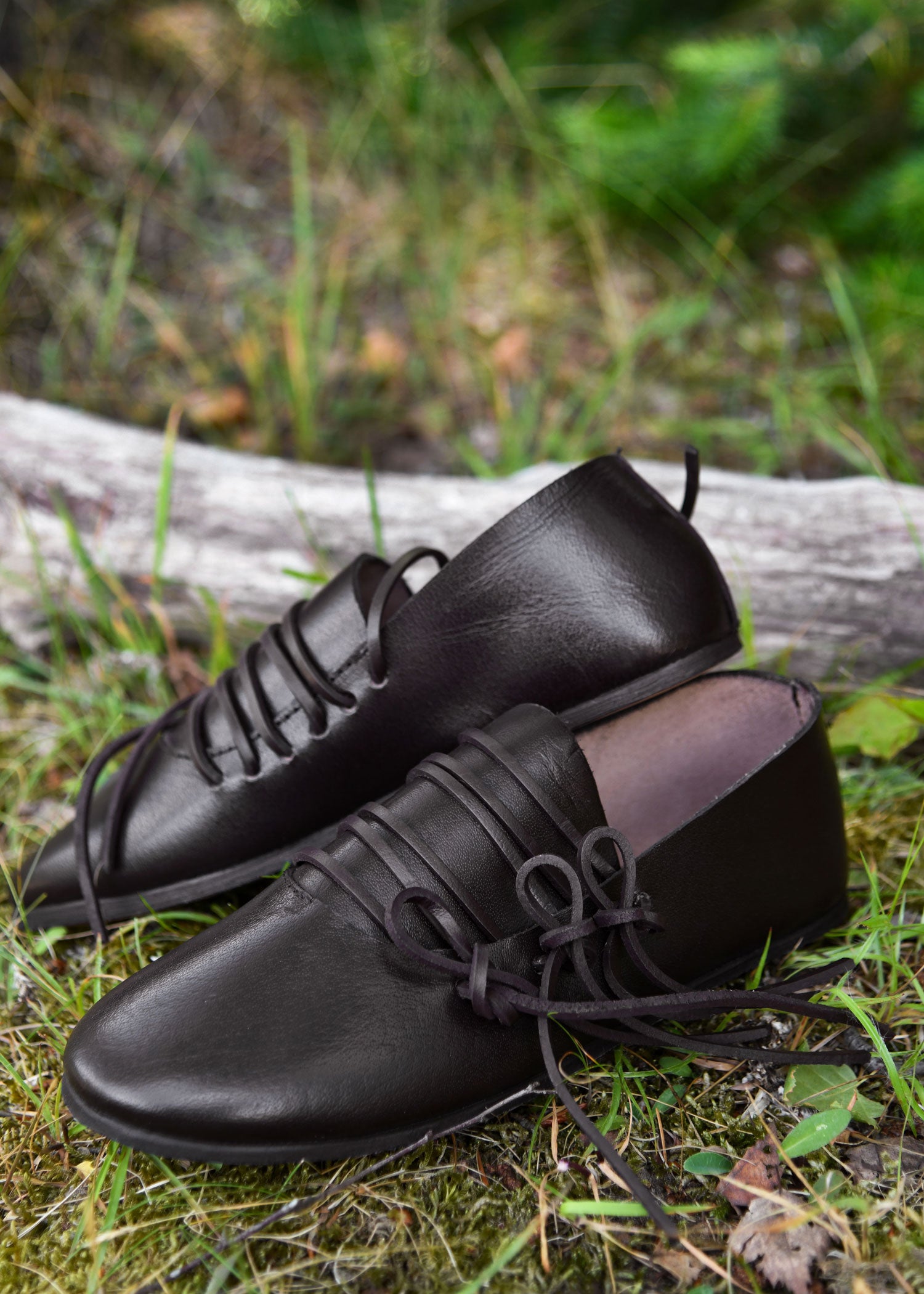 Imagen única de: Zapato Con Cordones Para Mujer, Baja Edad Media