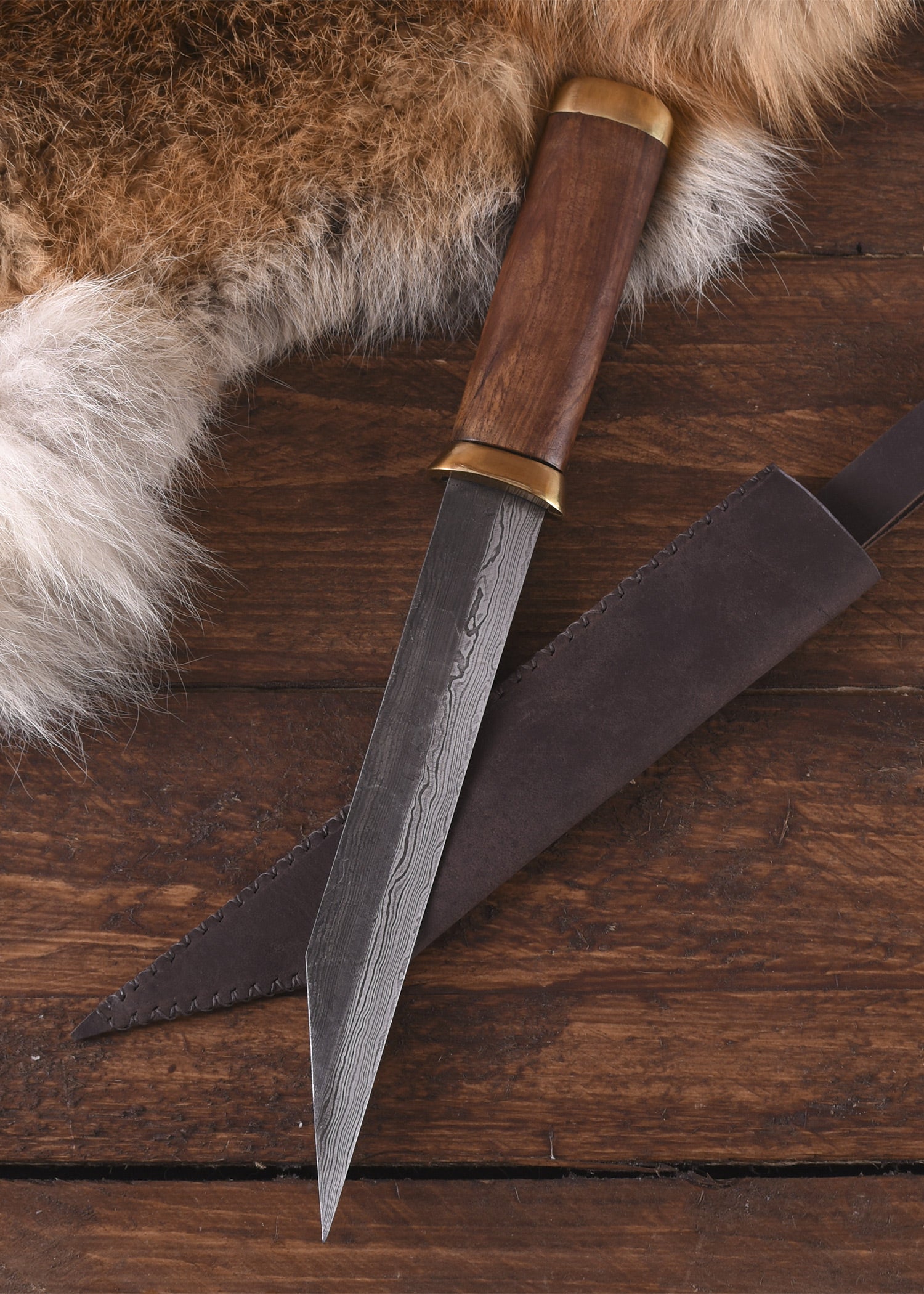 Imagen única de: Sax (Seax) Corto Fabricado En Acero Damasco Con Funda De Cuero Marrón.