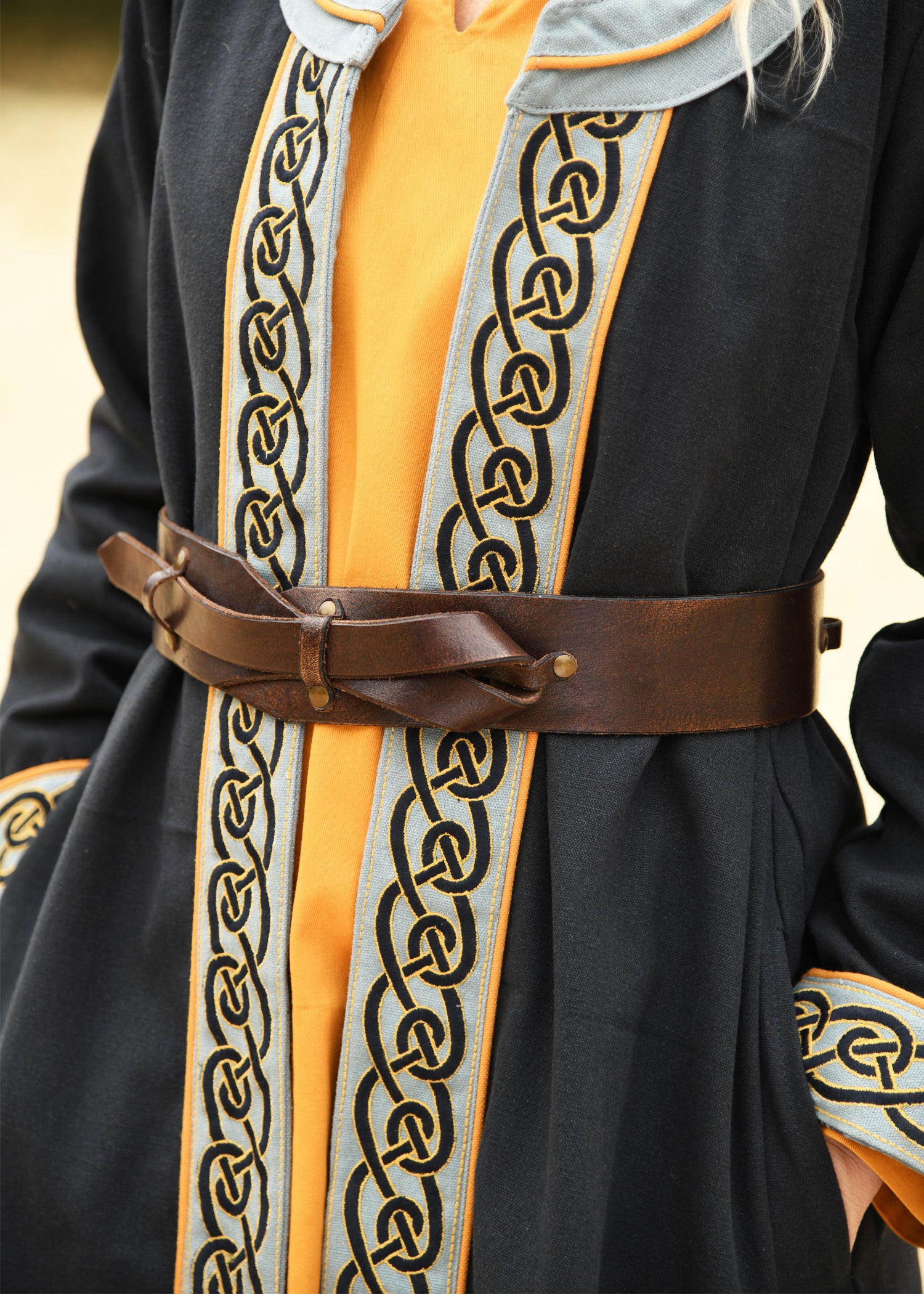 Imagen única de: Cinturón Medieval De Cuero Anudado, Marrón