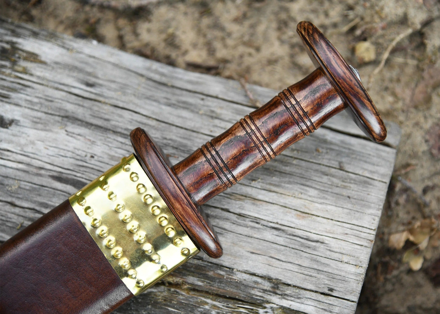 Réplica de la espada de Nydam Moor (Nydam Mose)
