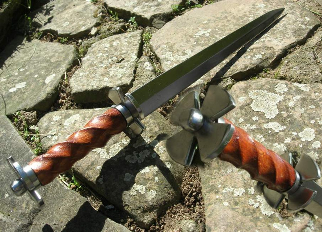 The 15th Century Disc Dagger: A Faithful Weapon of Medieval Combat