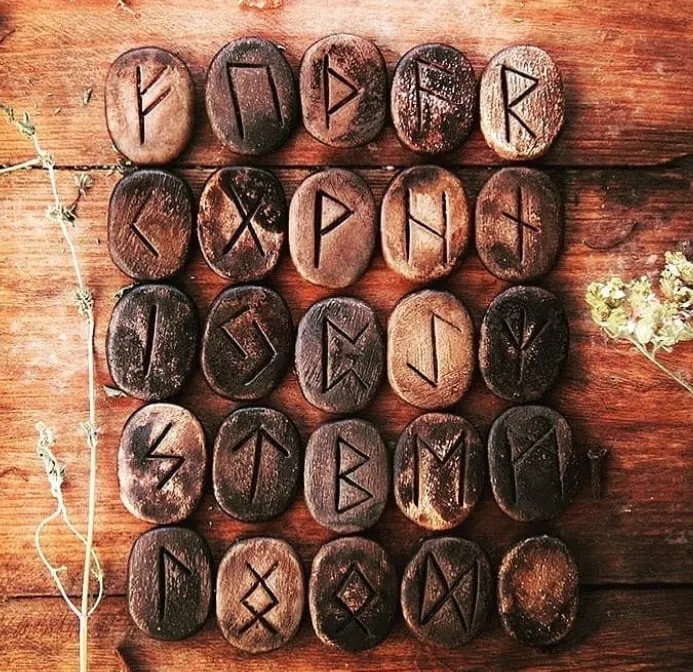 Runas: la enigmática escritura de los vikingos