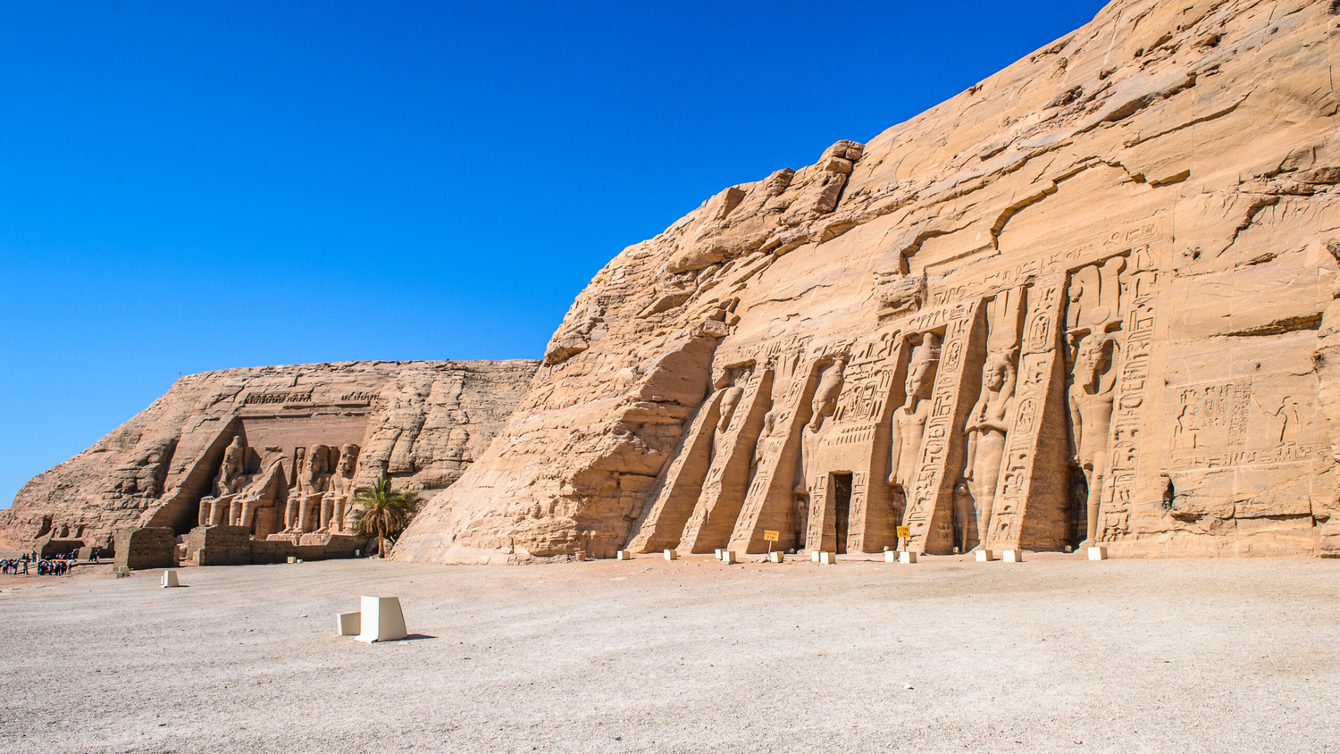 Foto en perspectiva del Templo Abu Simbel