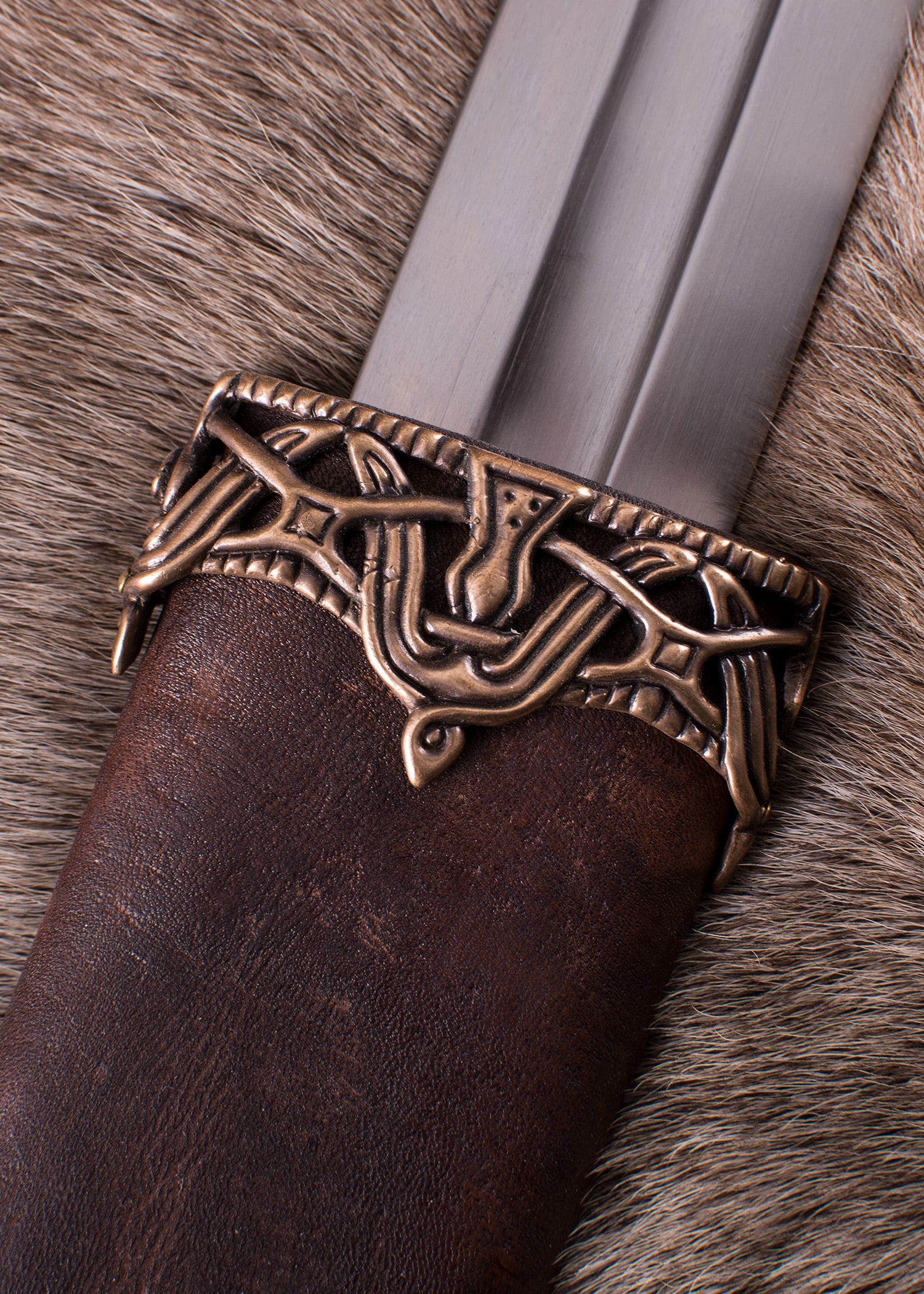 Imagen única de: Placa Bucal Para Vaina De Espada Vikinga, Latón Con Acabado Antiguo