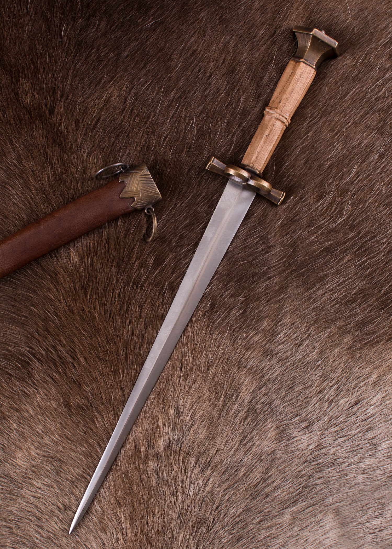 Imagen única de: Daga De Parada Alemana Con Vaina, Siglo Xvi.