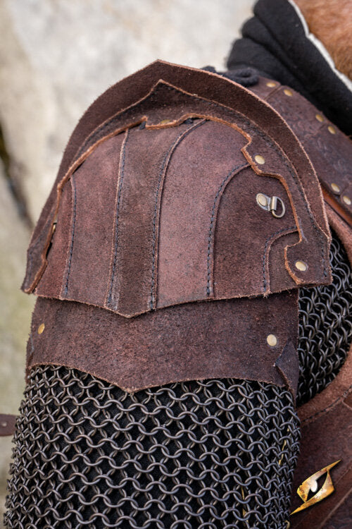 Imagen única de: Armadura De Hombro De Ante Woodsman
