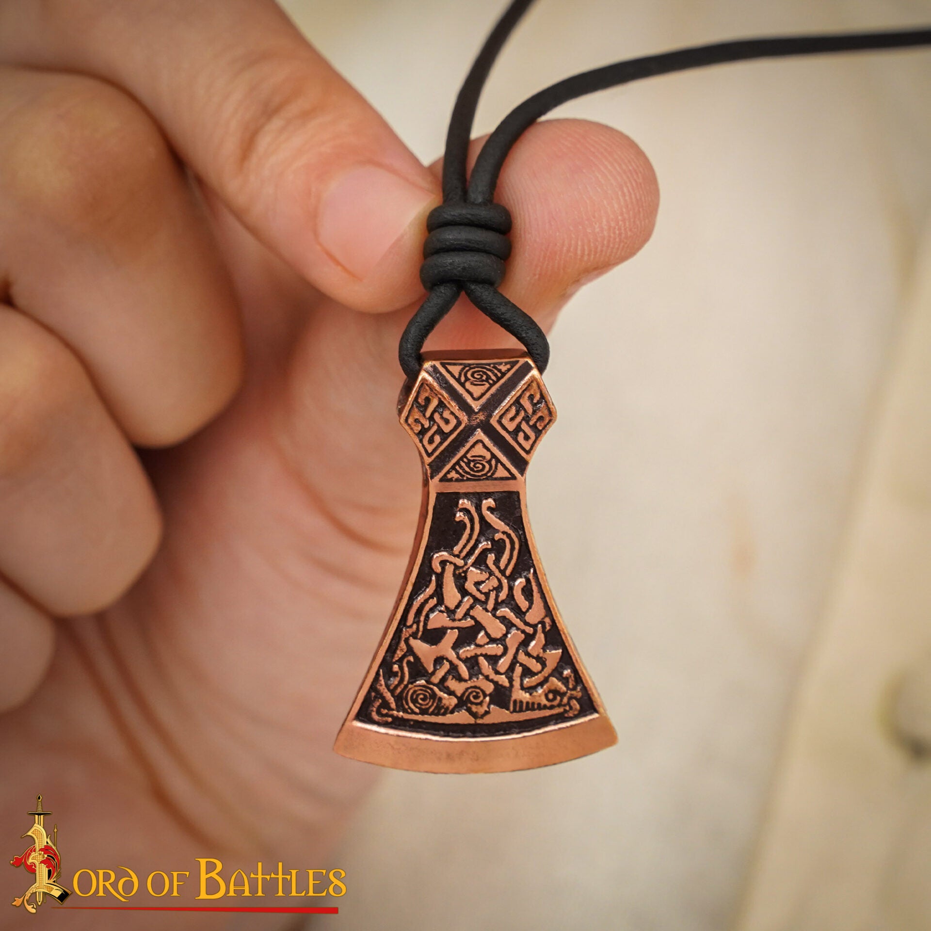 Colgante hacha de bronce - cera perdida, cordón de cuero ajustable - imagen 6