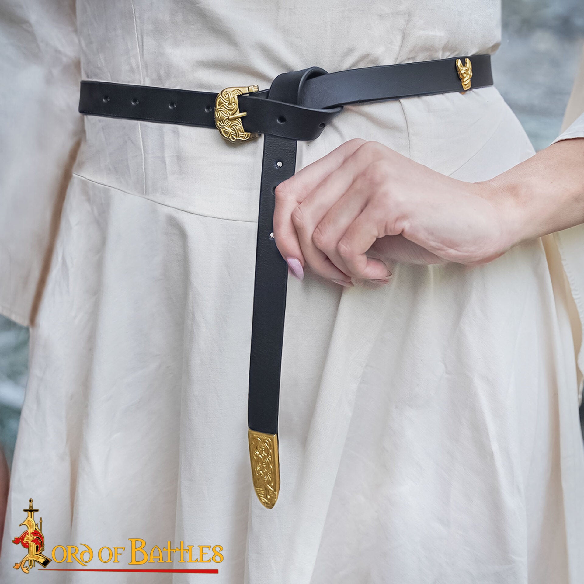 Imagen única de: Chape Medieval de Latón Macizo para Cinturón - Diseño de Nudo Celta - Extremo de Cinturón de Latón Puro