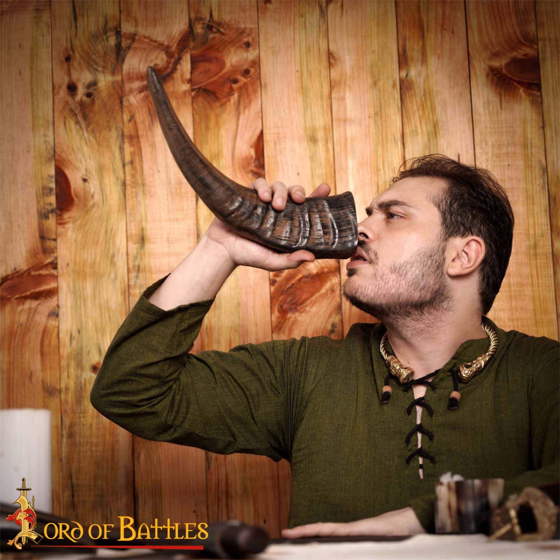 Imagen única de: Jarra de Cuerno de Buey Medieval con Acabado a Mano (400 Ml)