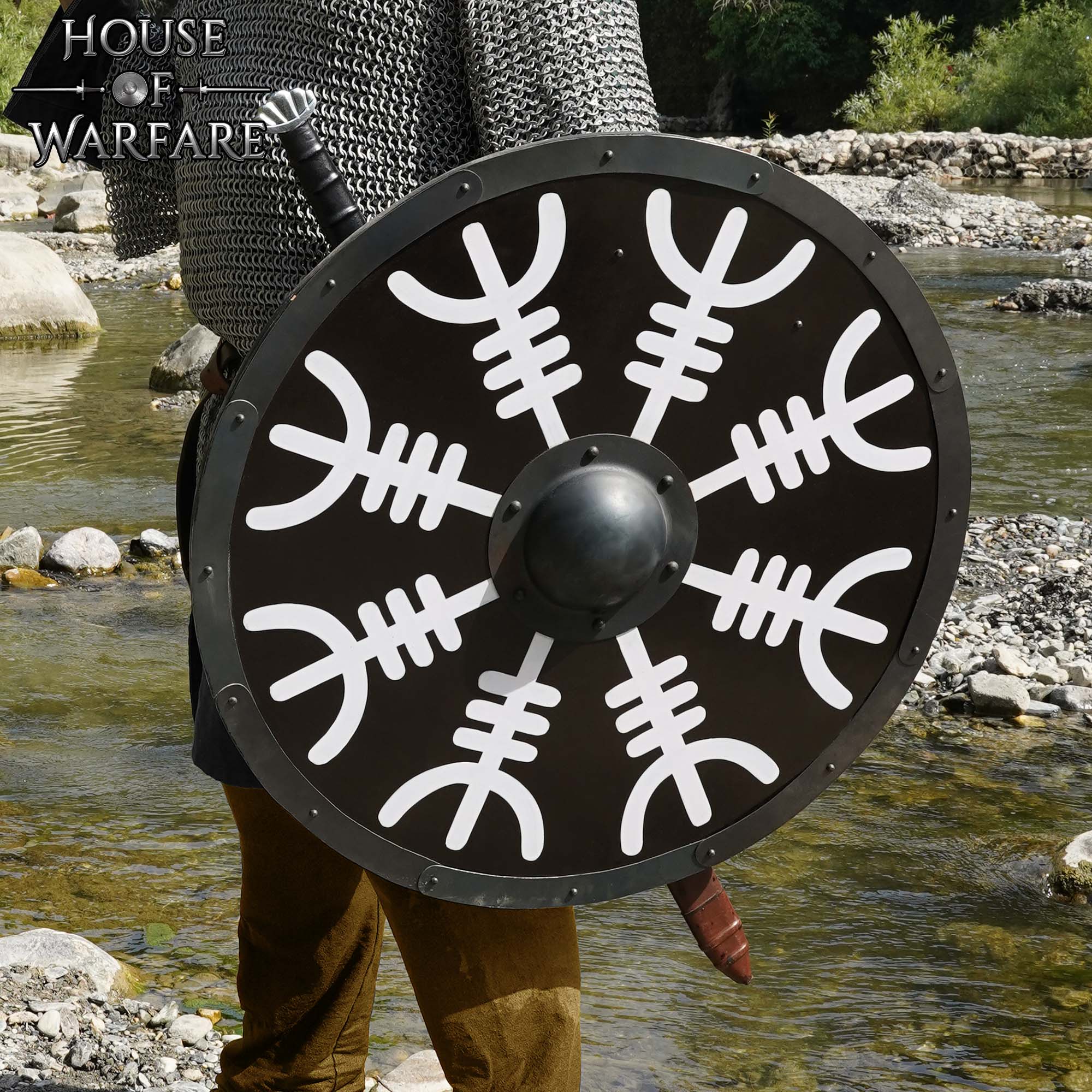 Imagen única de: Escudo Vikingo de Madera con Yelmo de Pavor Diseño Aegishjalmur -escudo de Batalla Redondo Pintado - Escudo Medieval Funcional