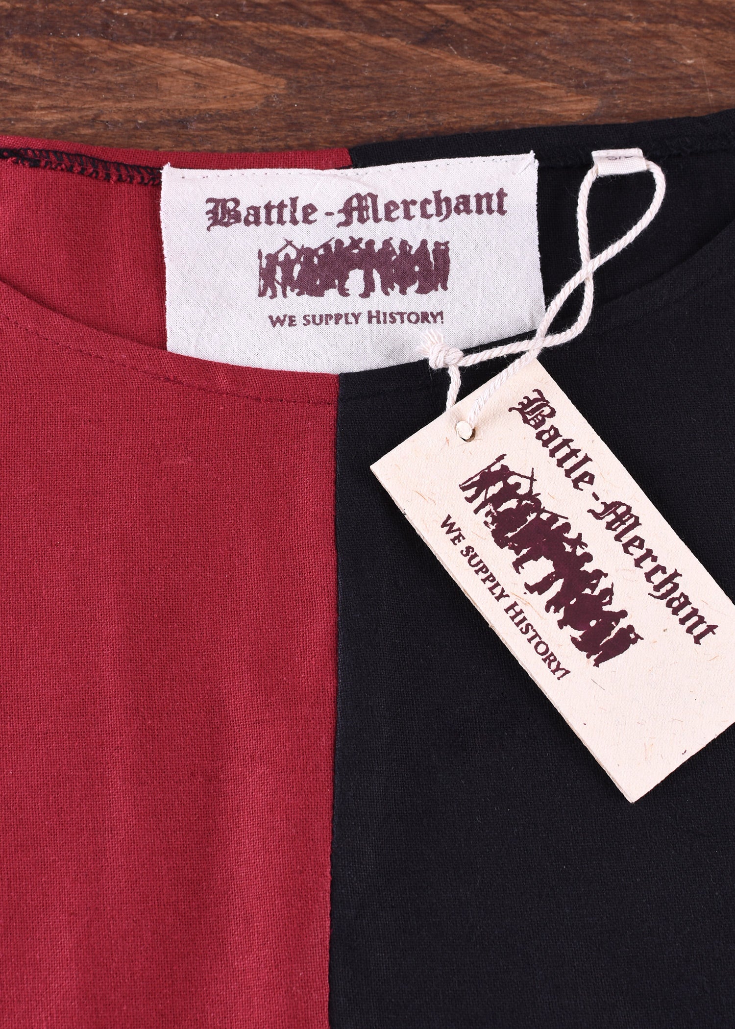 Imagen única de: Túnica Medieval Eckhart, Mi-parti, Negro/rojo