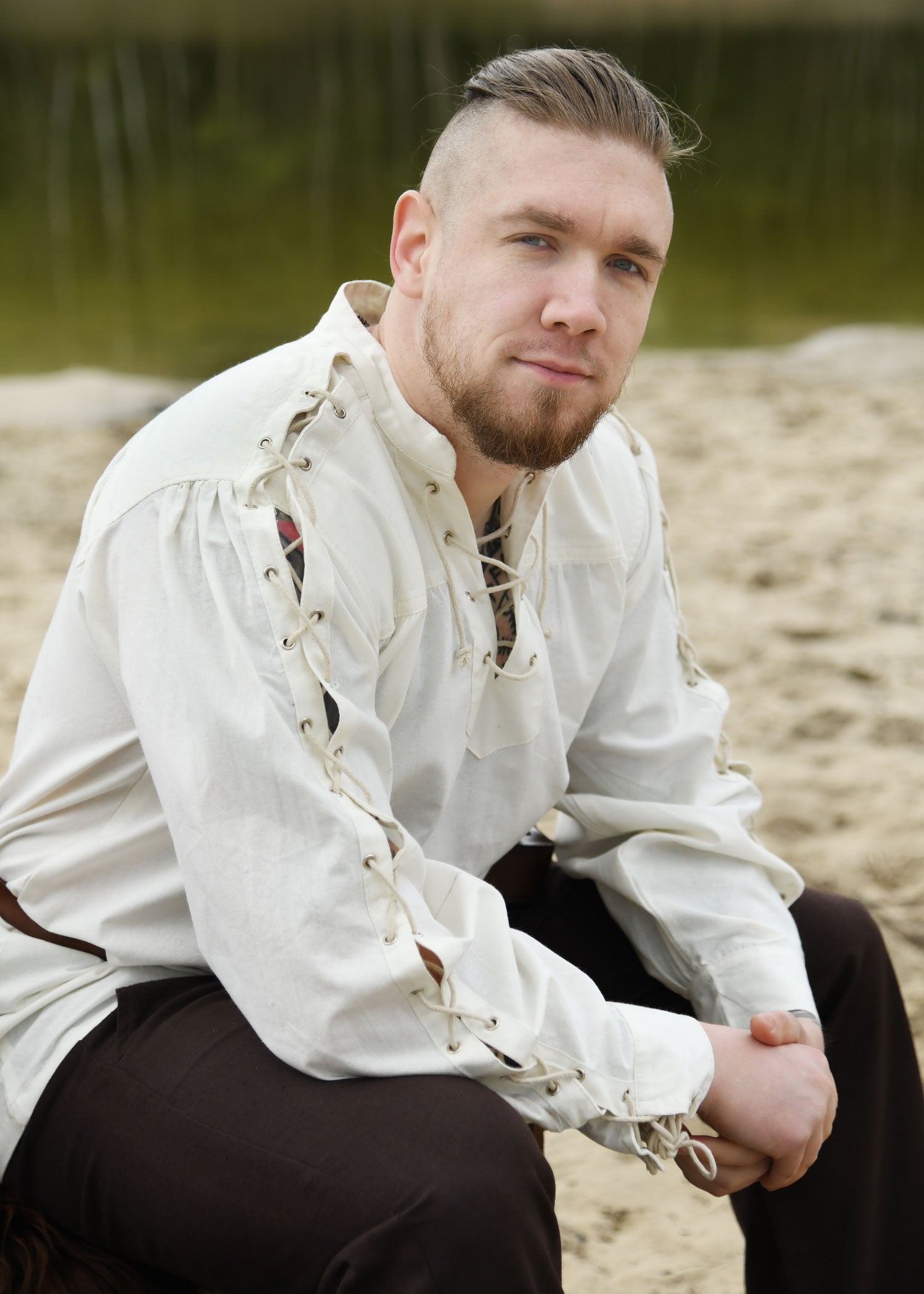 Imagen única de: Camisa Medieval Corvin Con Cordones, Natural