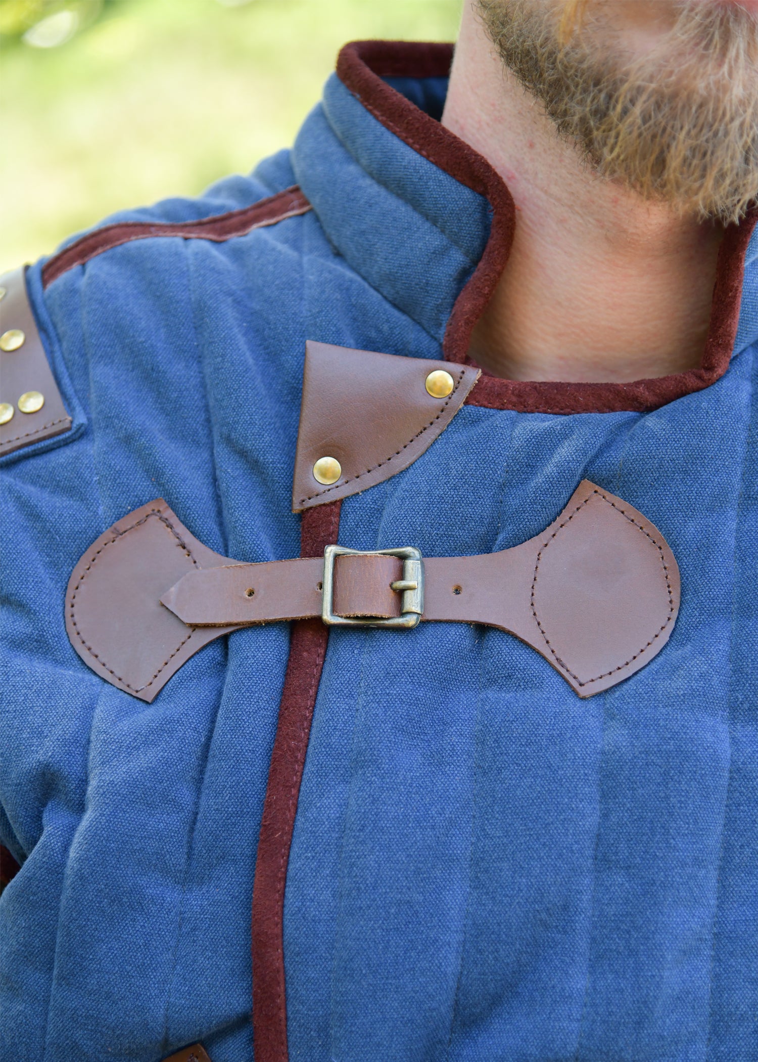 Gambesón Medieval Vari con Aspecto Desgastado – Azul y Marrón