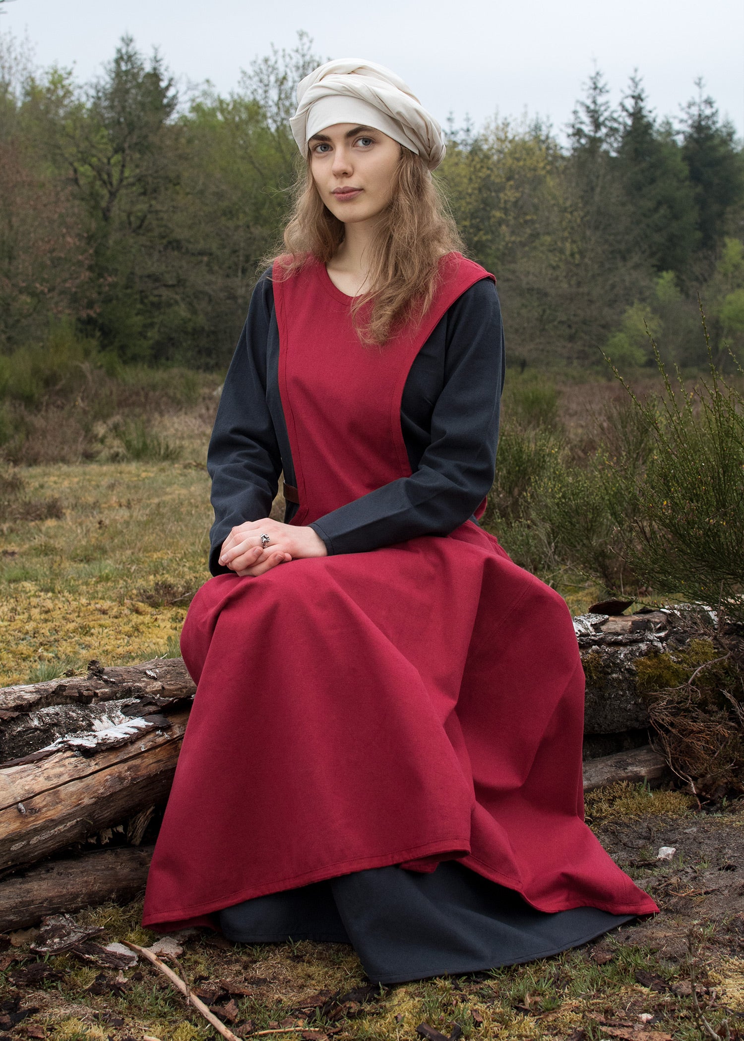 Imagen única de: Vestido Medieval, Surcot Andra, Rojo