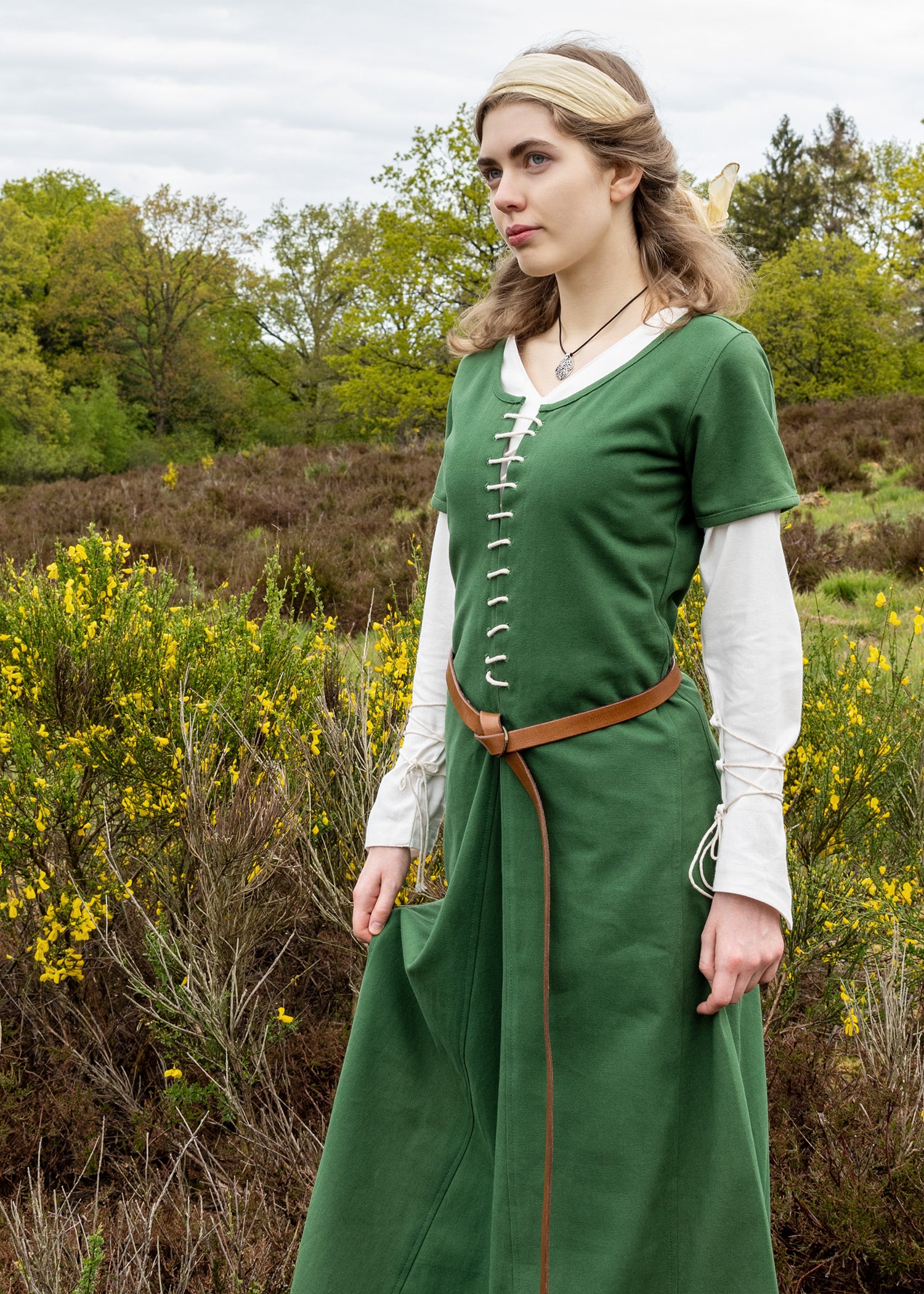 Imagen única de: Cotehardie Ava De Manga Corta, Vestido Medieval, Verde