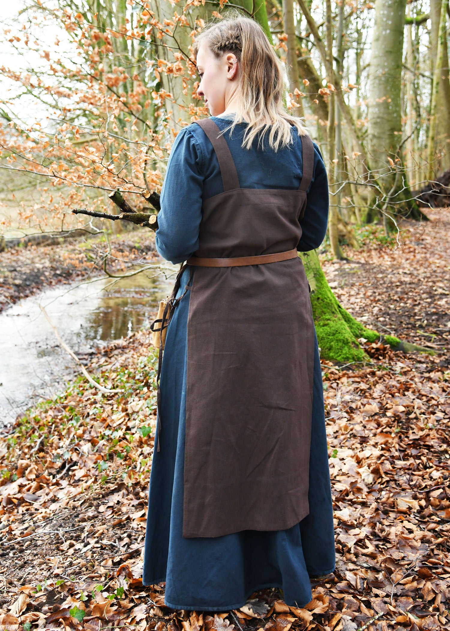 Imagen única de: Sobrevestido Vikingo, Delantal Tinna, Marrón