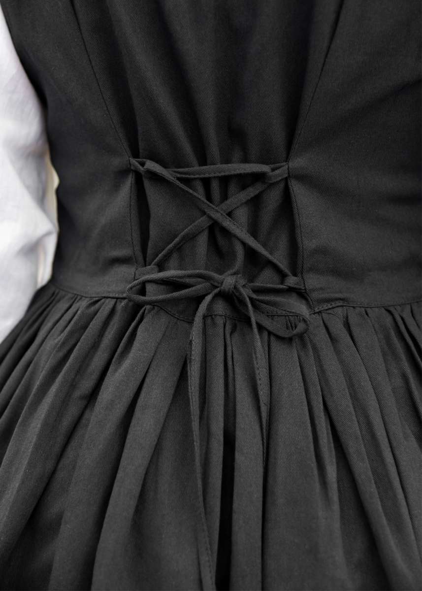 Sobrevestido Medieval Lene Sin Mangas Color Negro