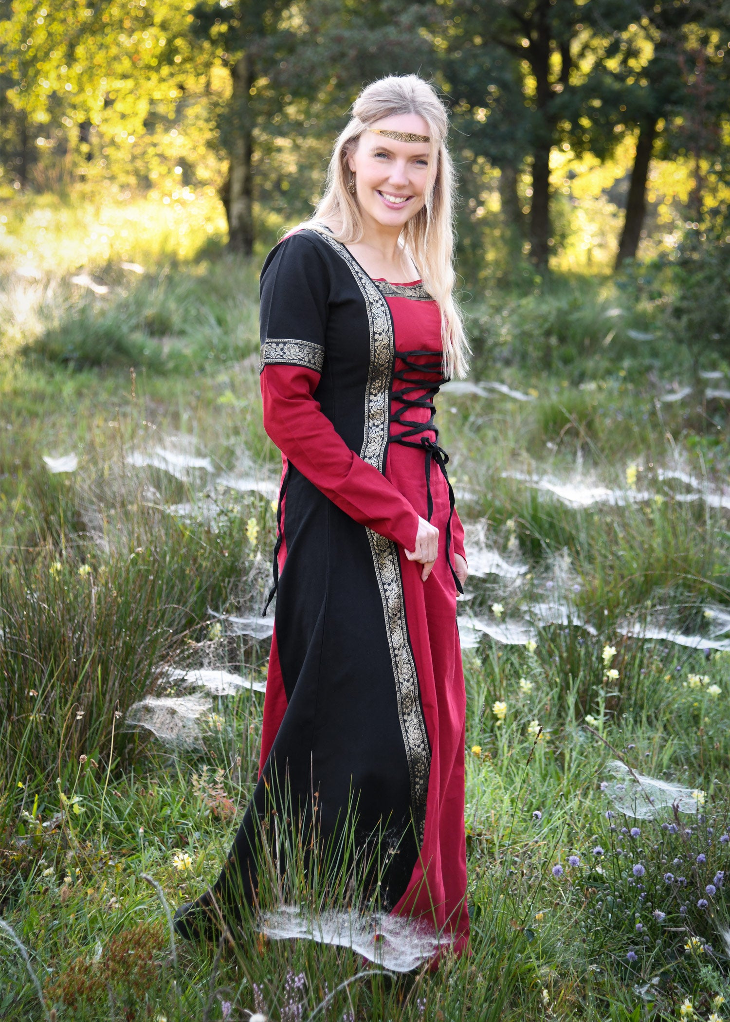 Imagen única de: Vestido Medieval Eleanor, Rojo/negro