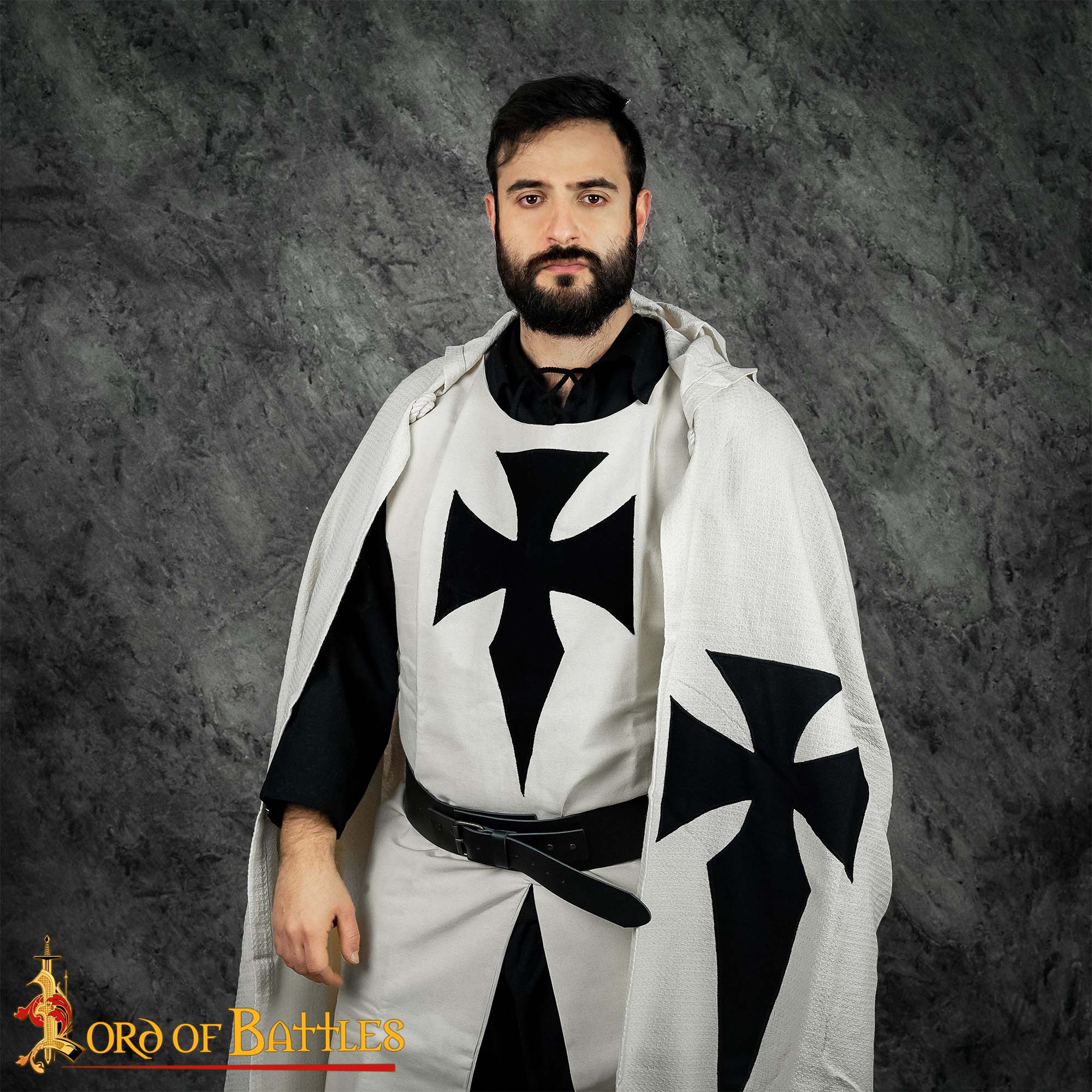 Imagen única de: Capa templaria con capucha, siglo XIII — Algodón y cruz negra - Con Defecto