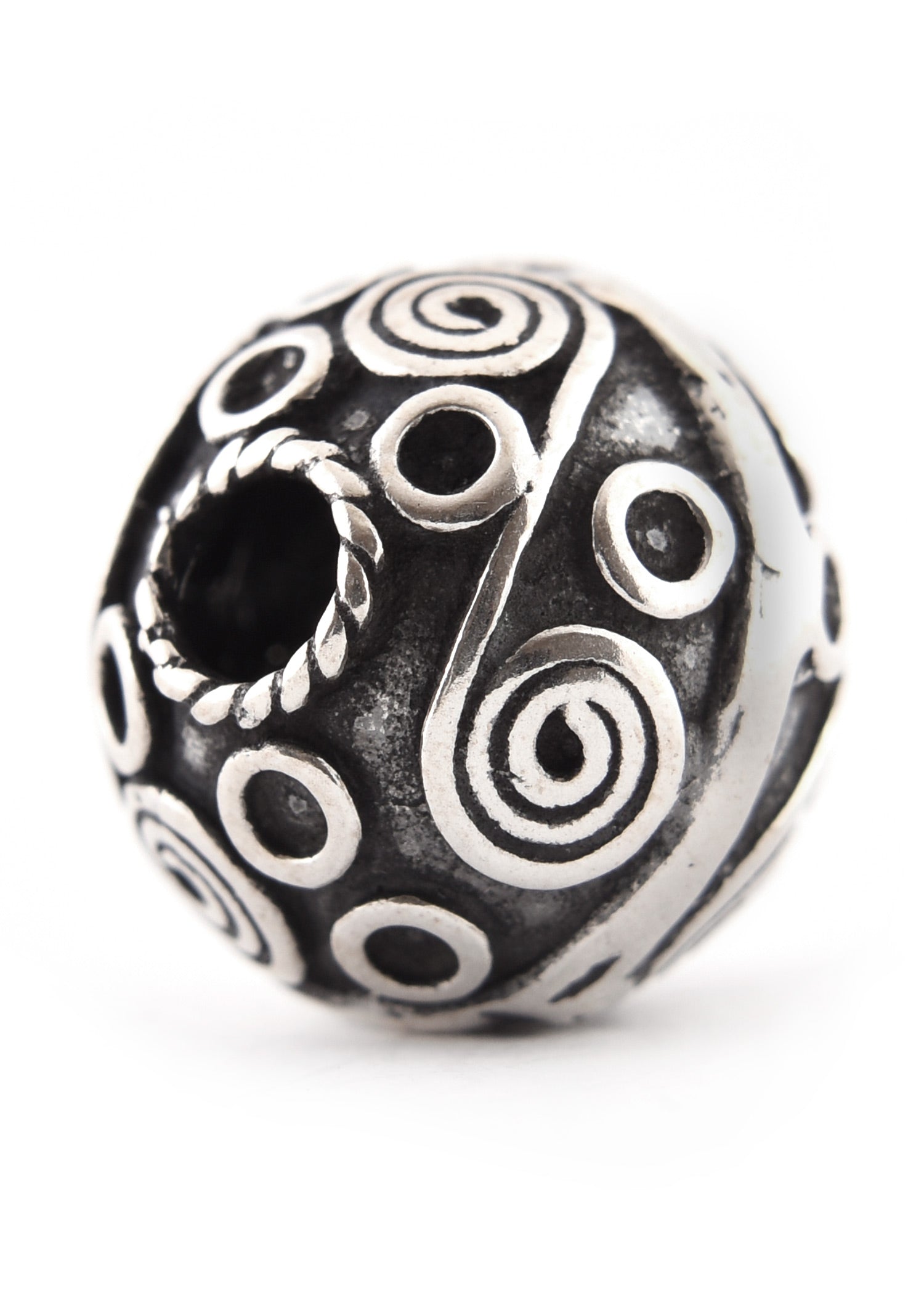 Imagen única de: Cuenta De Barba Celta Y Cuenta De Rizo Con Espirales Plateadas