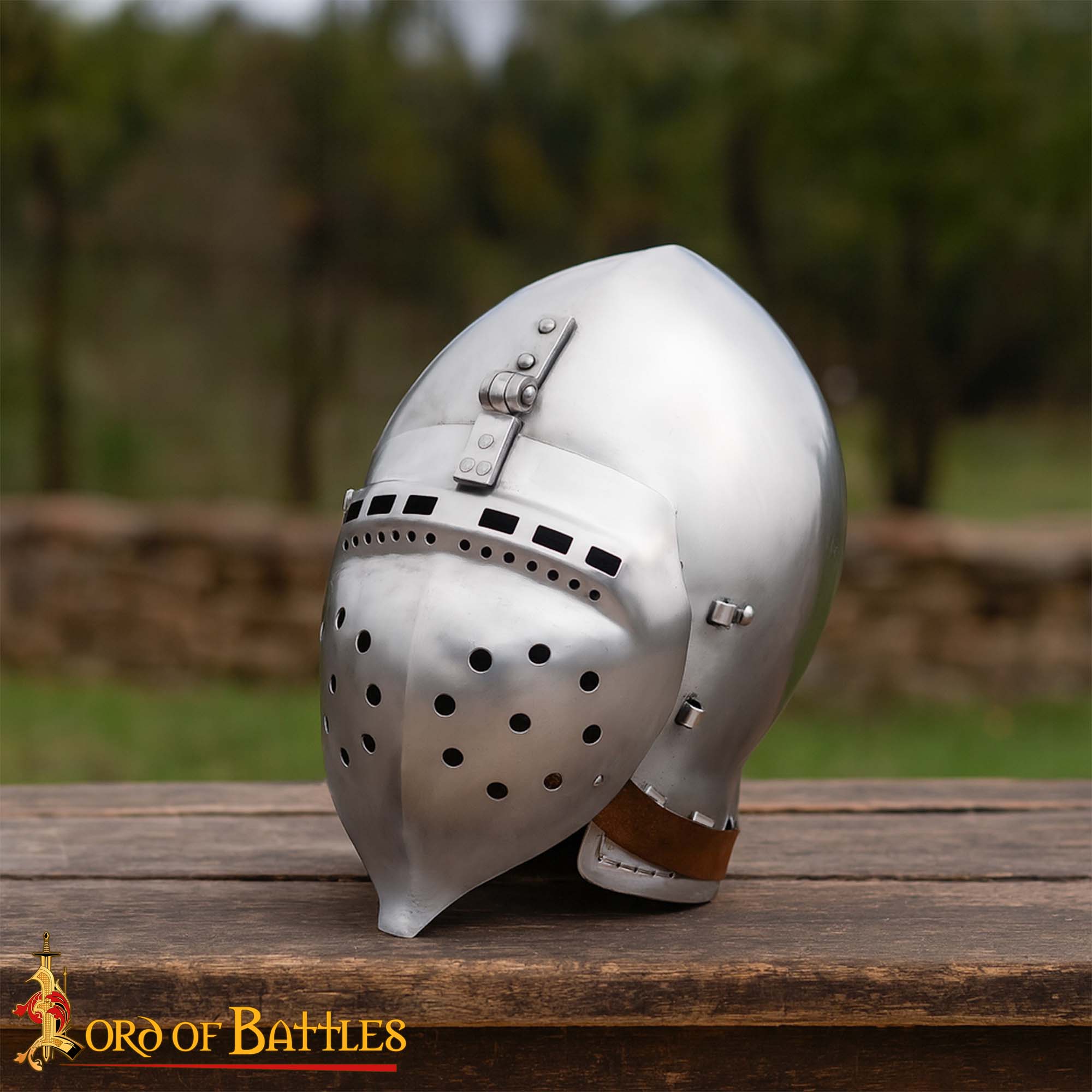 Bacinete medieval siglo XIV–XV con visera abatible y forro - imagen 5