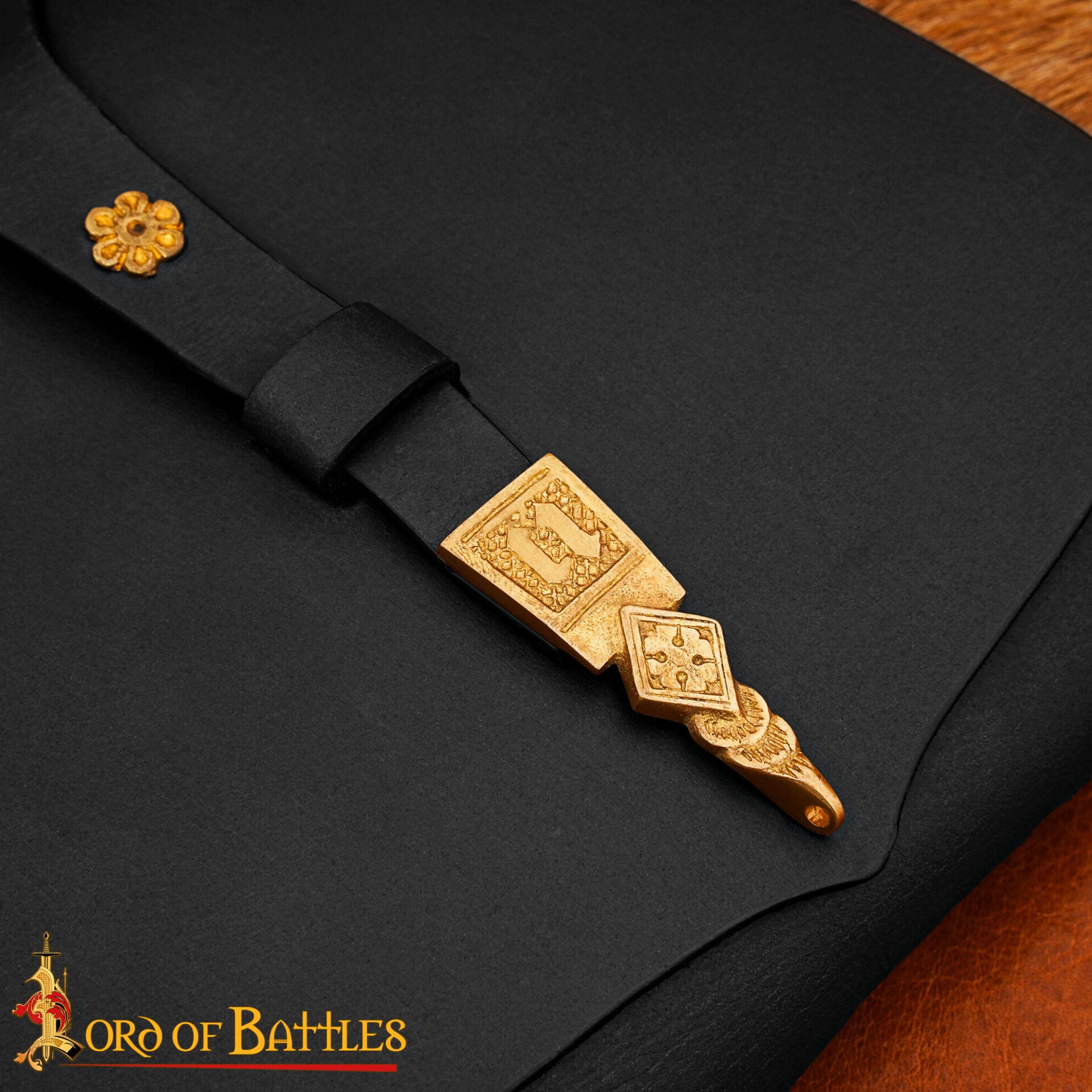 Bolsa de cinturón medieval King's Courtier de cuero con detalles de latón - imagen 5