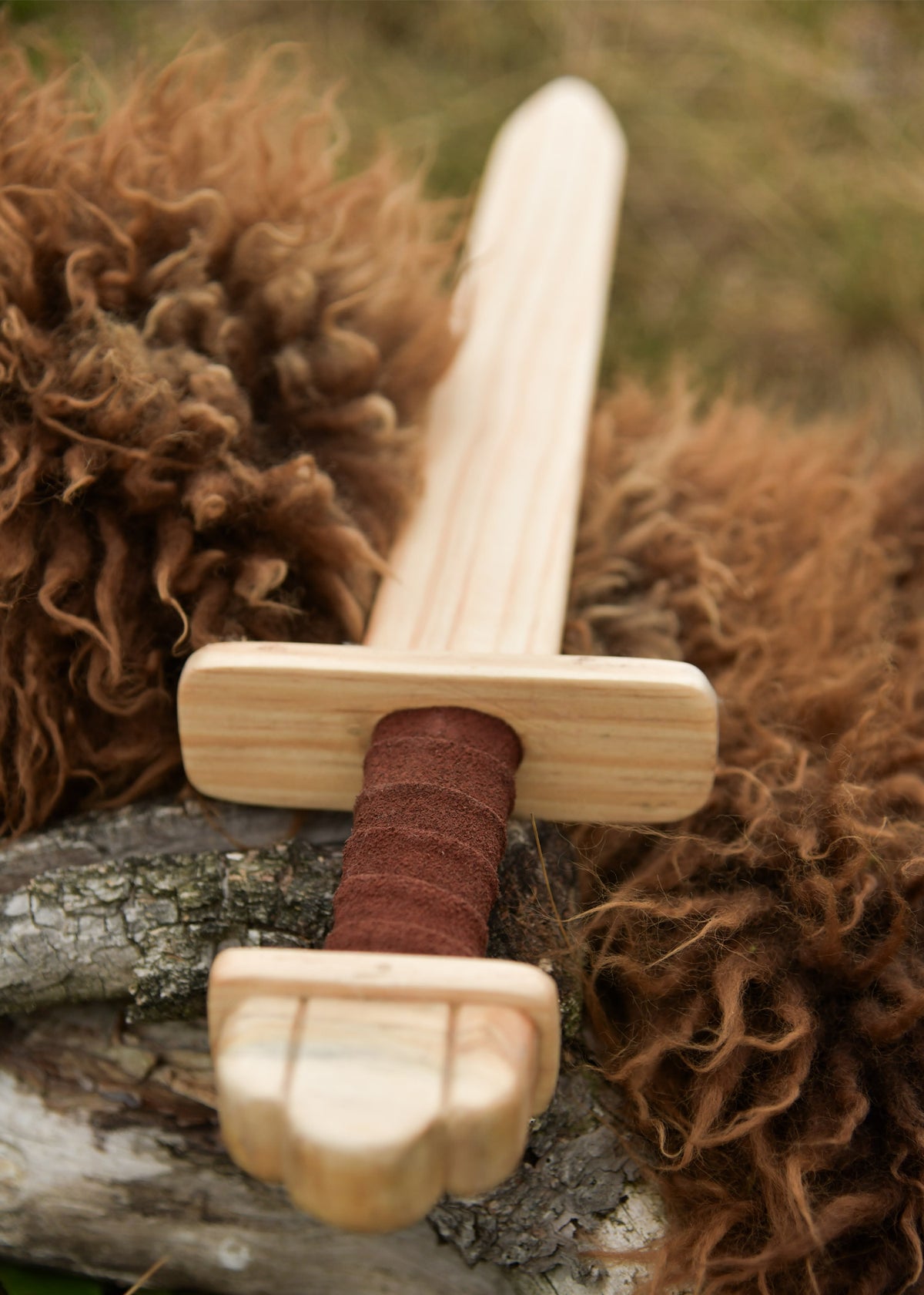 Espada de madera vikinga mini para niños natural