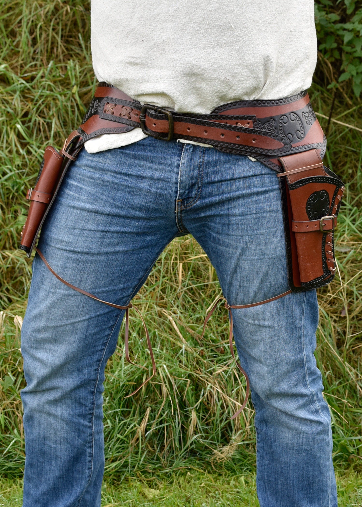 Imagen única de: Cinturón De Revólver Occidental Con Dos Fundas.