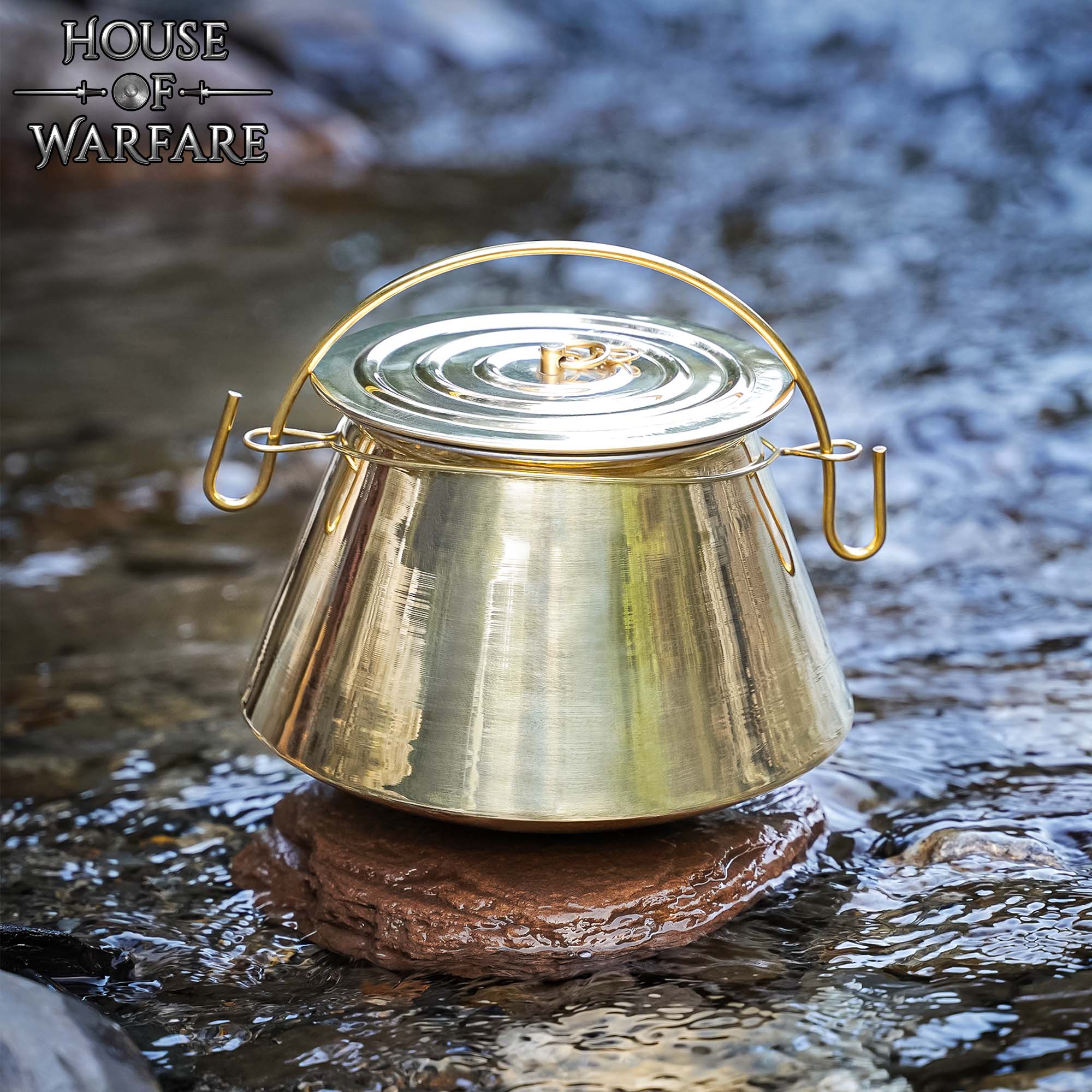 Imagen única de: Hervidor Medieval de Latón con Tapa - Olla Histórica para Cocinar Al Aire Libre y en Hogueras - Caldero de Latón Pulido Hecho a Mano