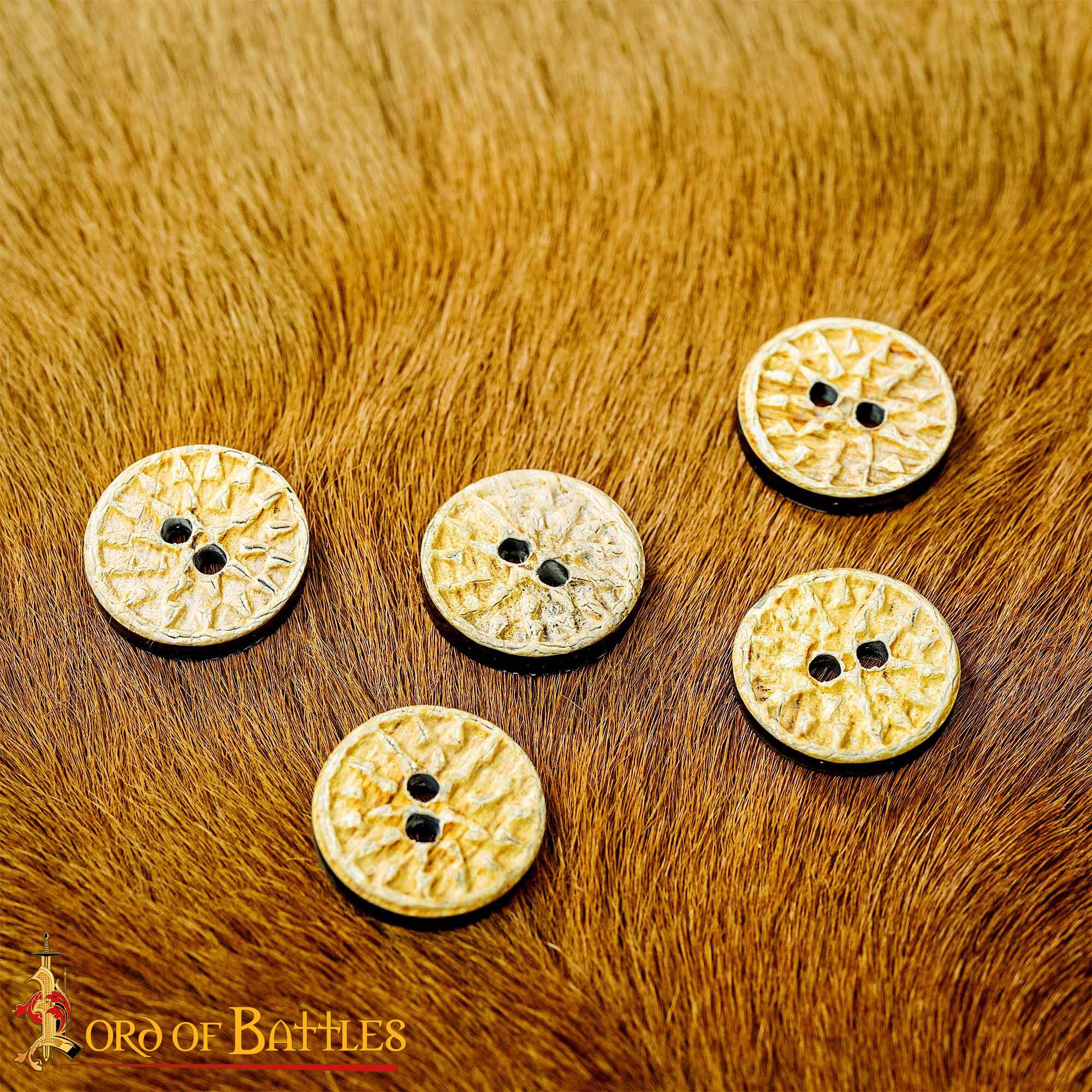 Imagen única de: Set de 5 botones medievales de cuerno de búfalo, hechos a mano - imagen 7
