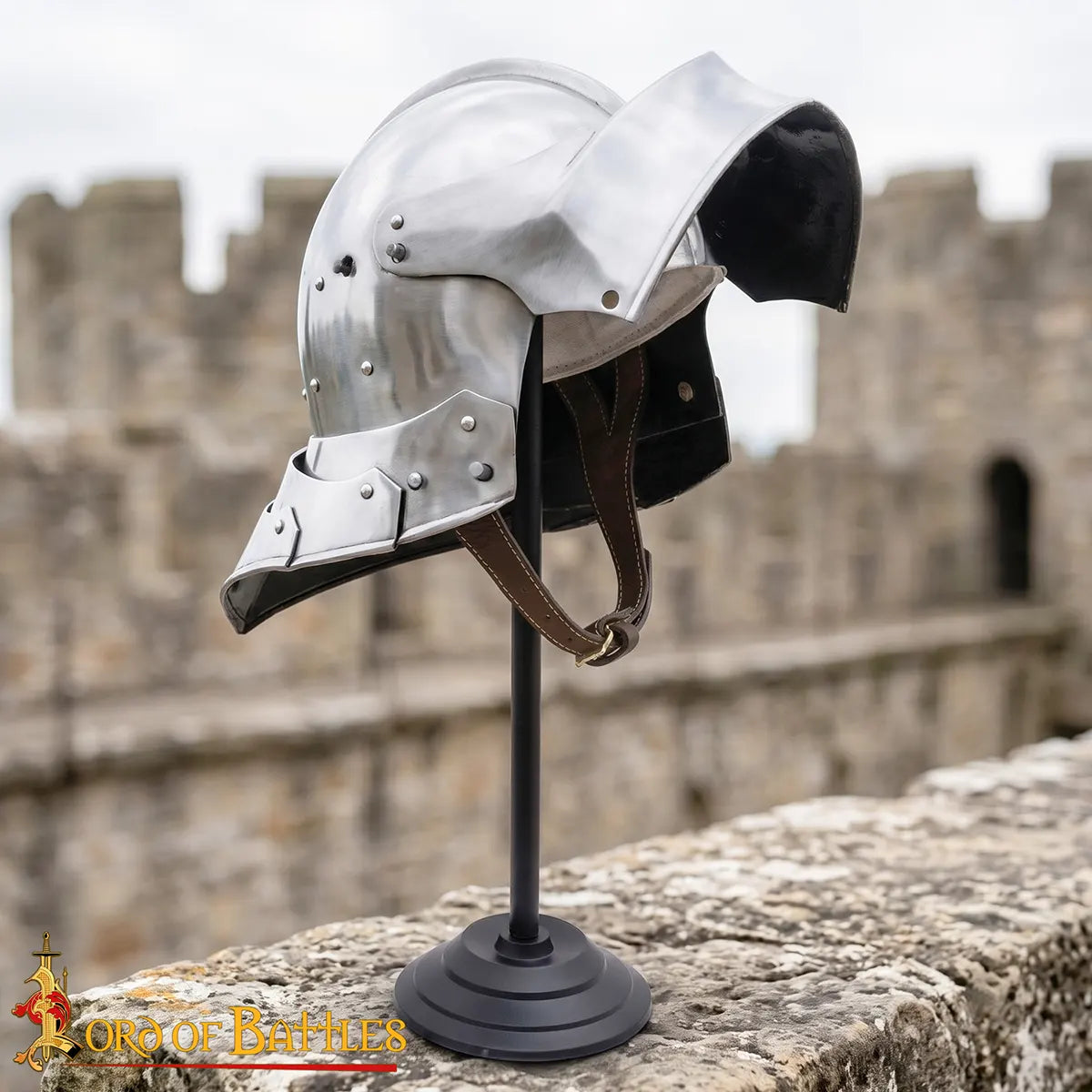 Casco Sallet alemán de acero con visera (siglo XV) - imagen 2