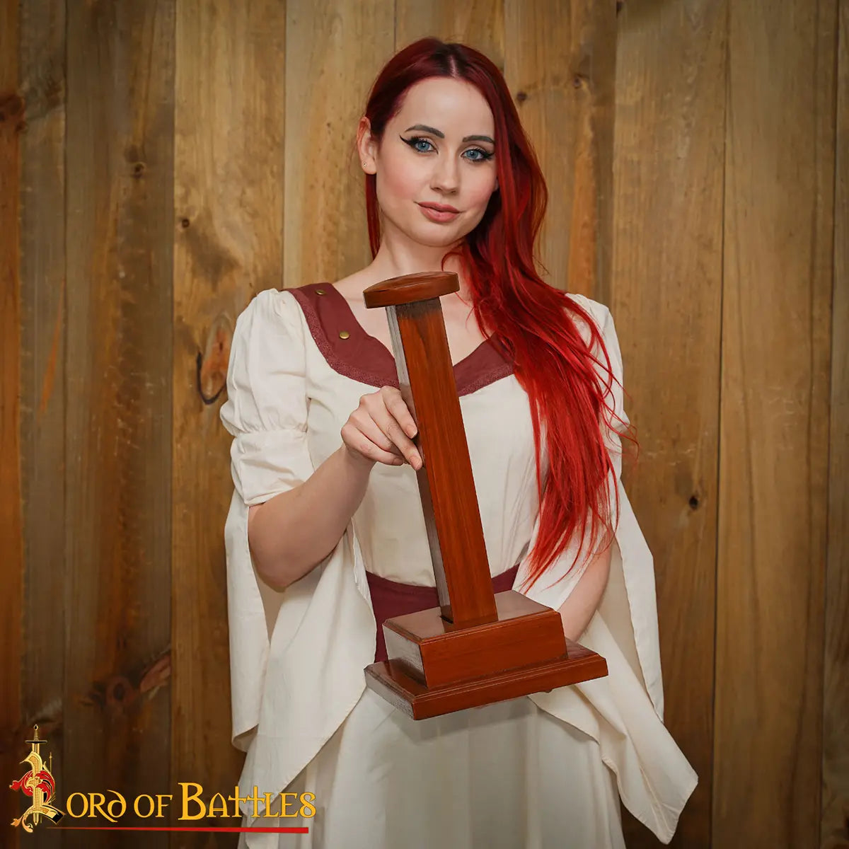 Soporte de madera para casco medieval (con o sin aventail) - imagen 2