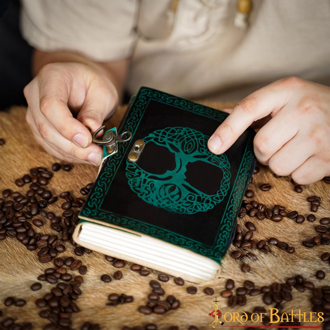 Imagen única de: Diario Medieval Árbol de la Vida Diario de Piel Auténtica Hecho a Mano