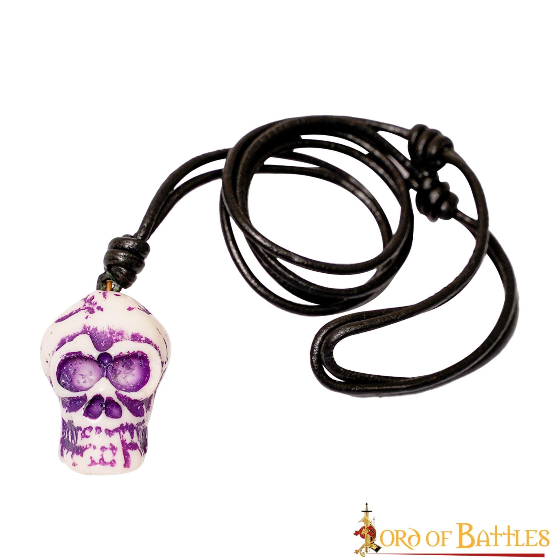 Imagen única de: Colgante de Calavera de Hueso de Buey Pulido con Cordón de Cuero Auténtico - Amuleto Medieval Tallado a Mano