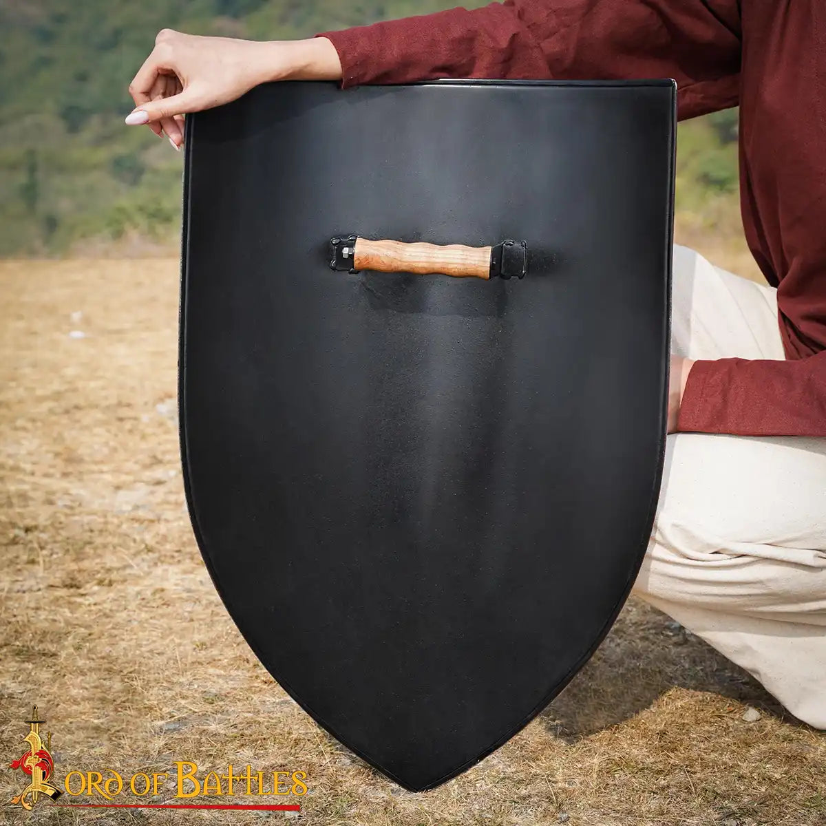 Escudo medieval tipo heater en acero 18-gauge para personalizar