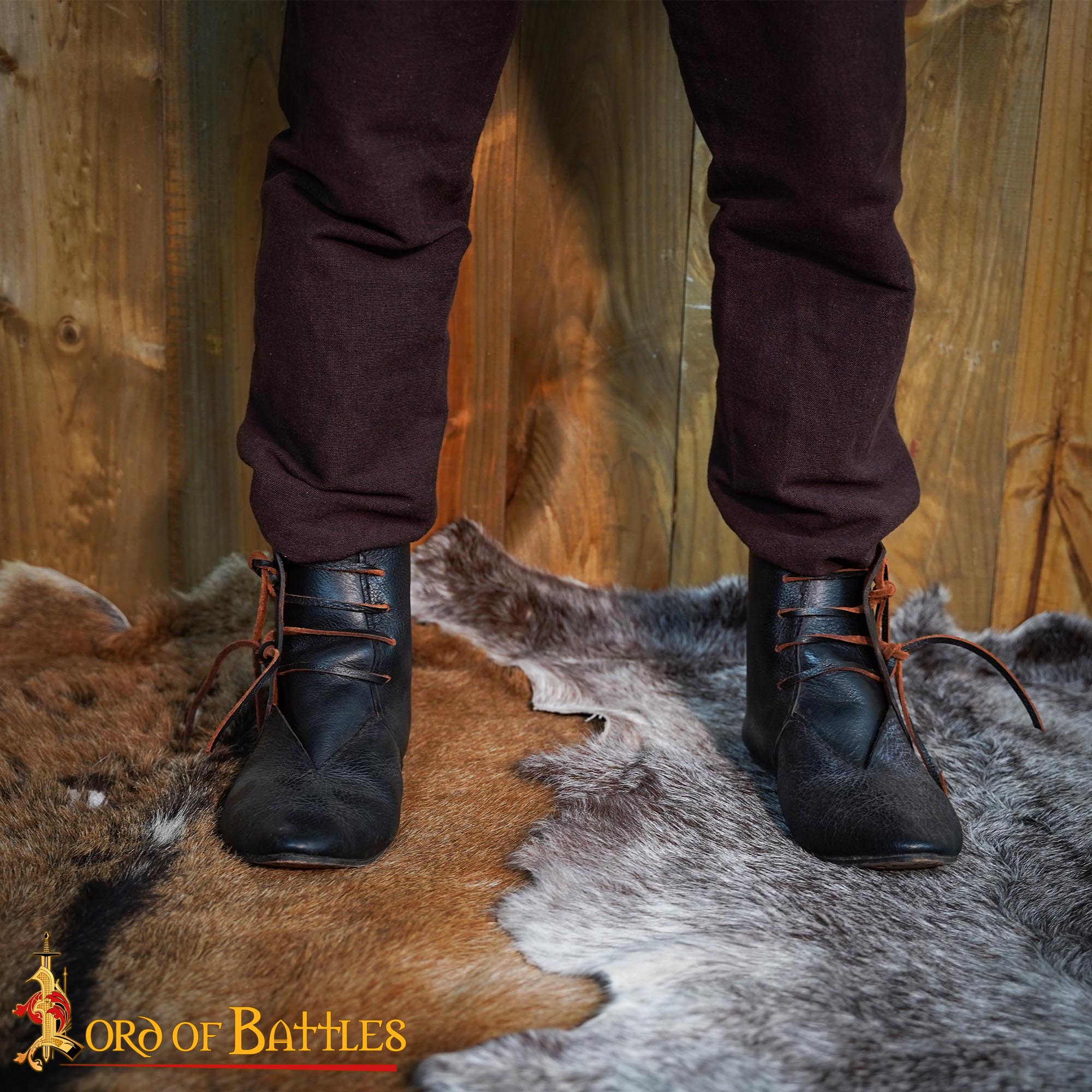 Zapatos medievales de cuero — tobilleros con cordón lateral - imagen 11